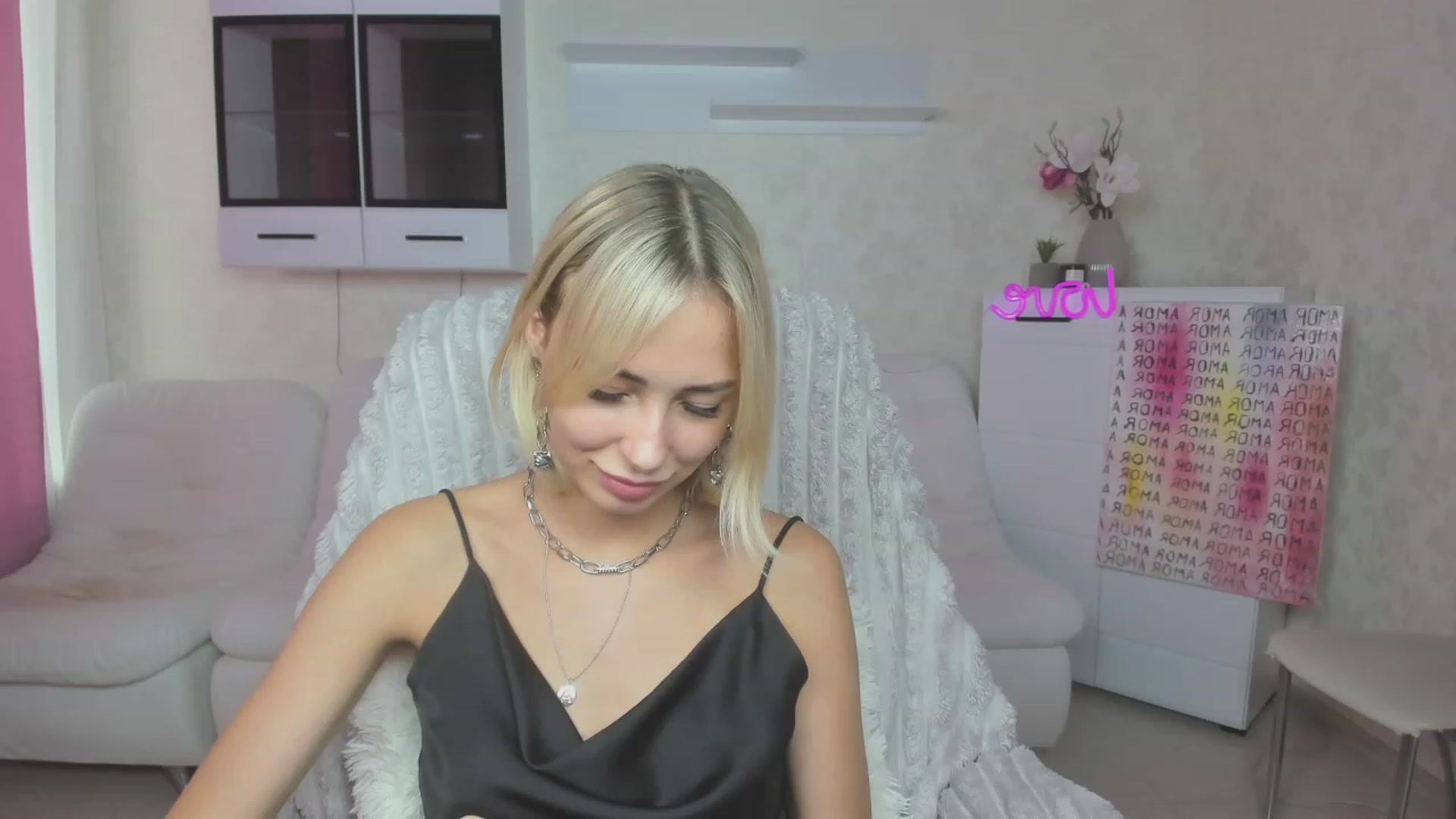 Gallery image thumbnail from Lady_lucky1's myfreecams stream on, 07/24/2023, 17:46 image 1 of 20