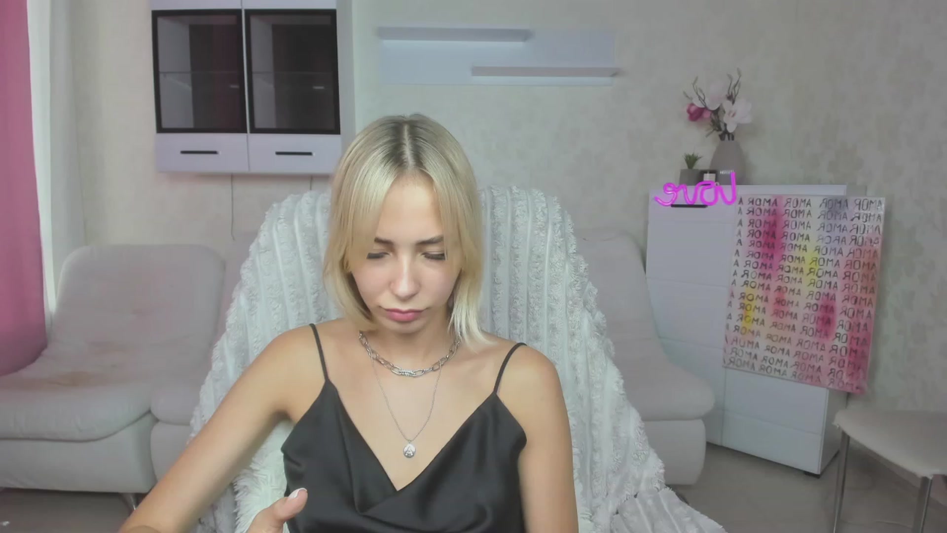 Gallery image thumbnail from Lady_lucky1's myfreecams stream on, 07/24/2023, 17:46 image 5 of 20