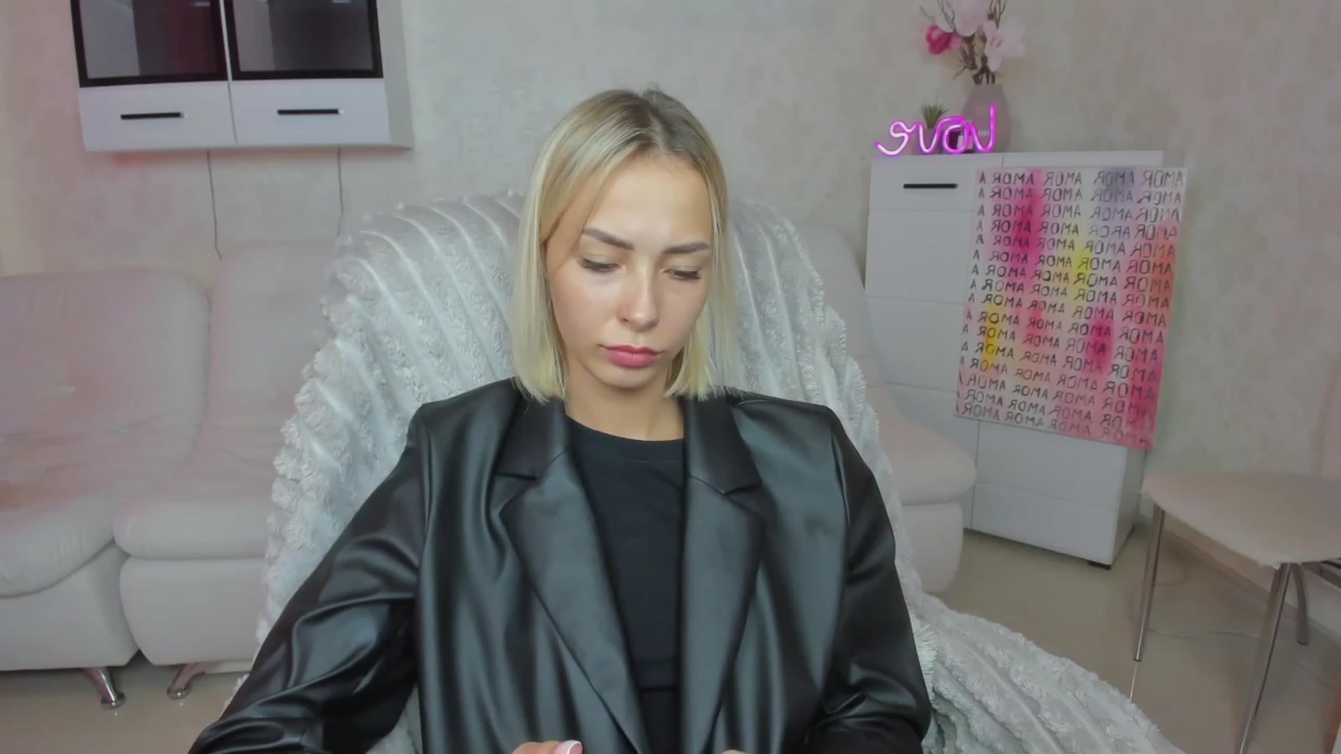 Gallery image thumbnail from Lady_lucky1's myfreecams stream on, 08/08/2023, 16:51 image 7 of 20