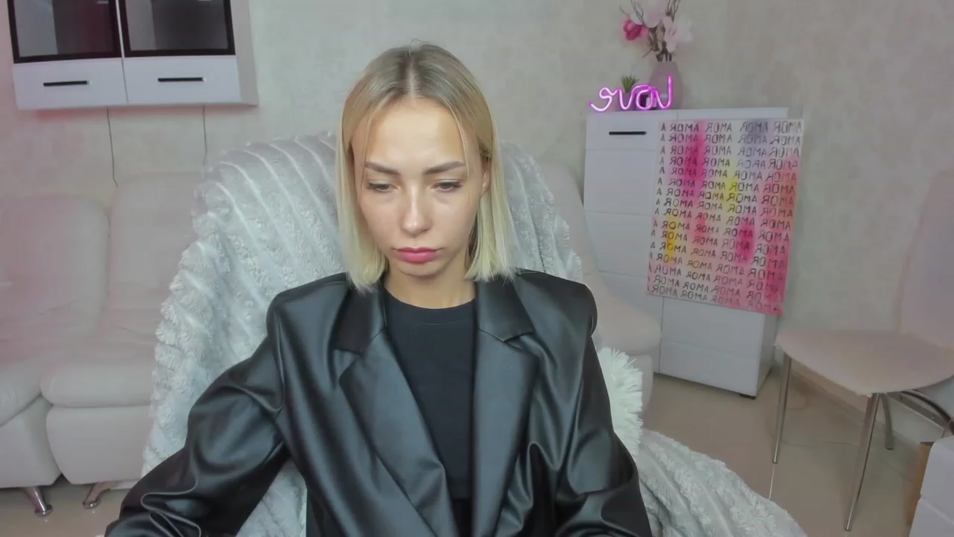 Gallery image thumbnail from Lady_lucky1's myfreecams stream on, 08/08/2023, 16:51 image 10 of 20