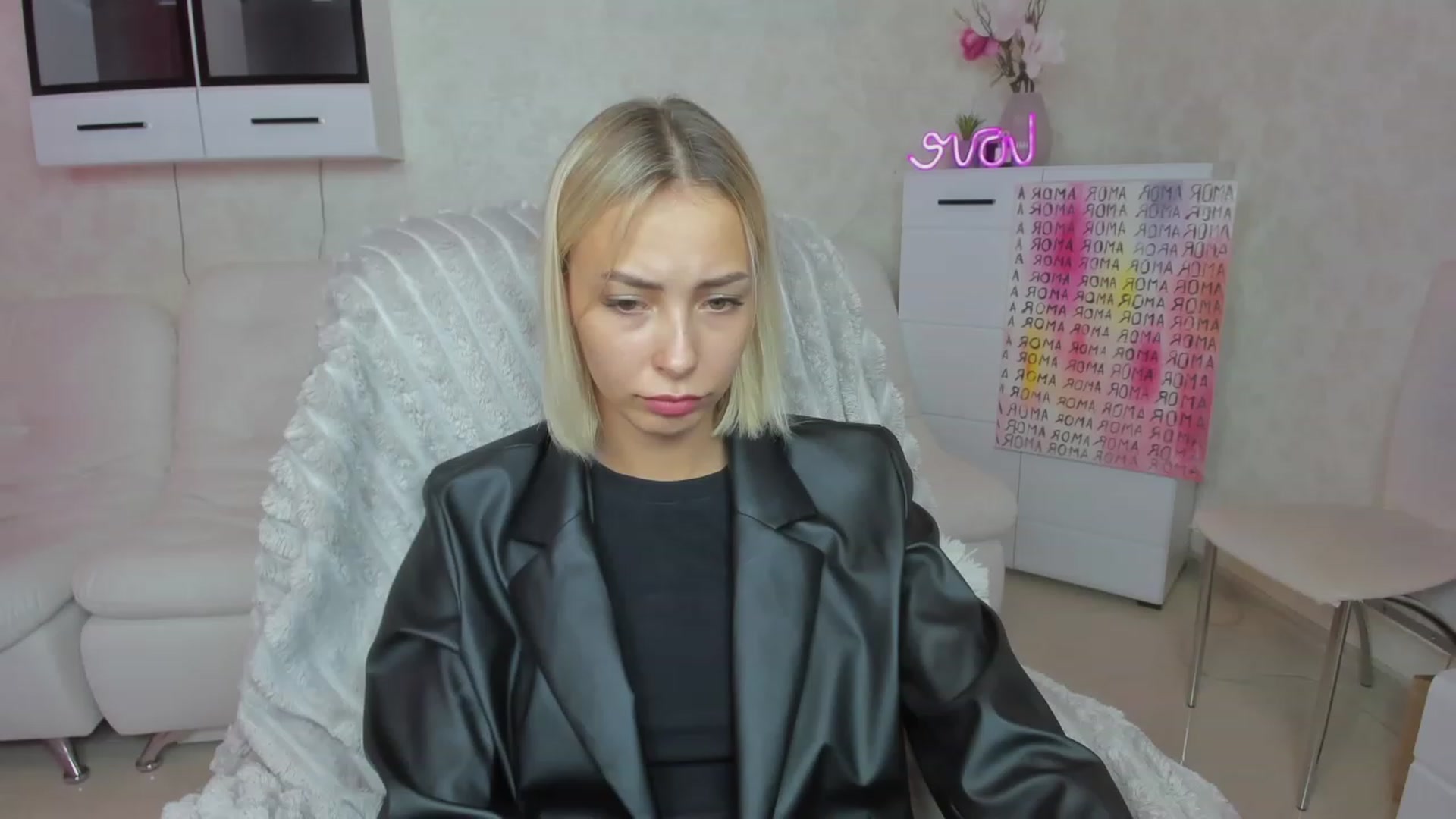 Gallery image thumbnail from Lady_lucky1's myfreecams stream on, 08/08/2023, 16:51 image 15 of 20