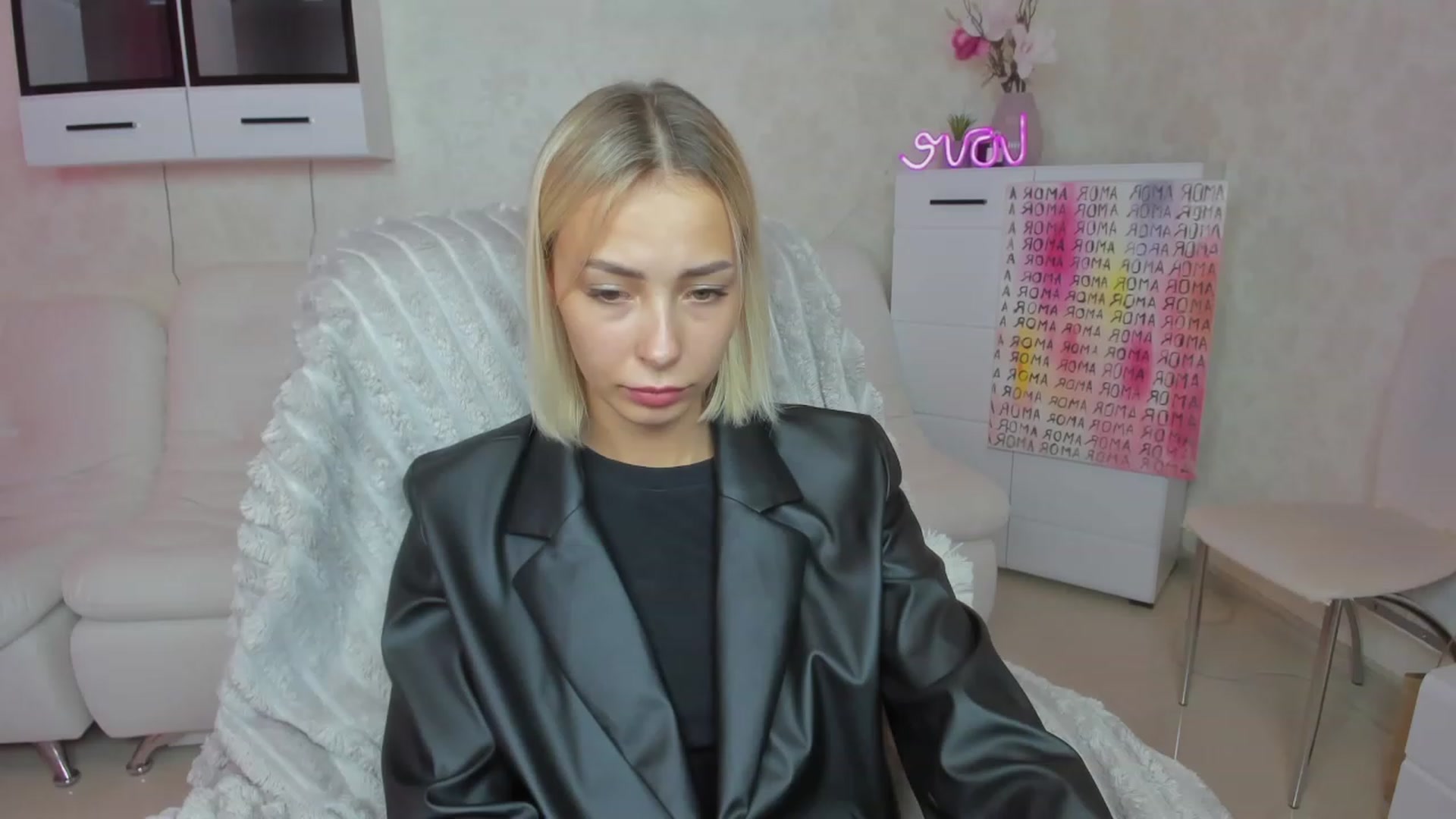 Gallery image thumbnail from Lady_lucky1's myfreecams stream on, 08/08/2023, 16:51 image 12 of 20