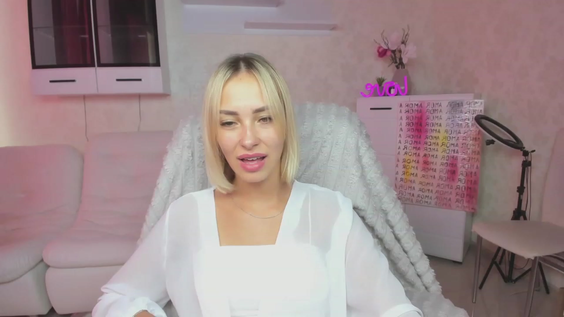 Gallery image thumbnail from Lady_lucky1's myfreecams stream on, 08/16/2023, 15:23 image 7 of 20