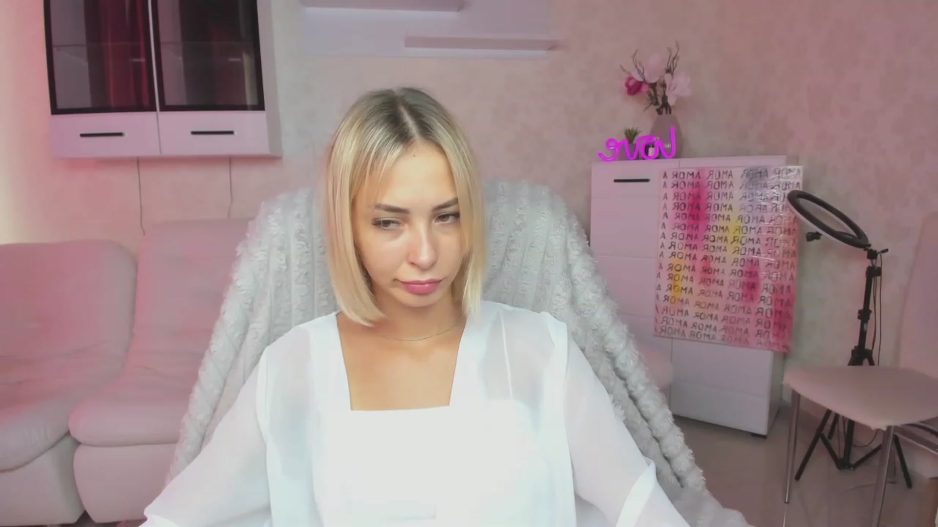 Gallery image thumbnail from Lady_lucky1's myfreecams stream on, 08/16/2023, 15:23 image 4 of 20
