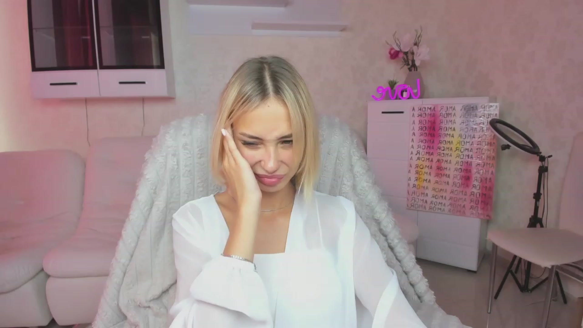 Gallery image thumbnail from Lady_lucky1's myfreecams stream on, 08/16/2023, 15:23 image 5 of 20