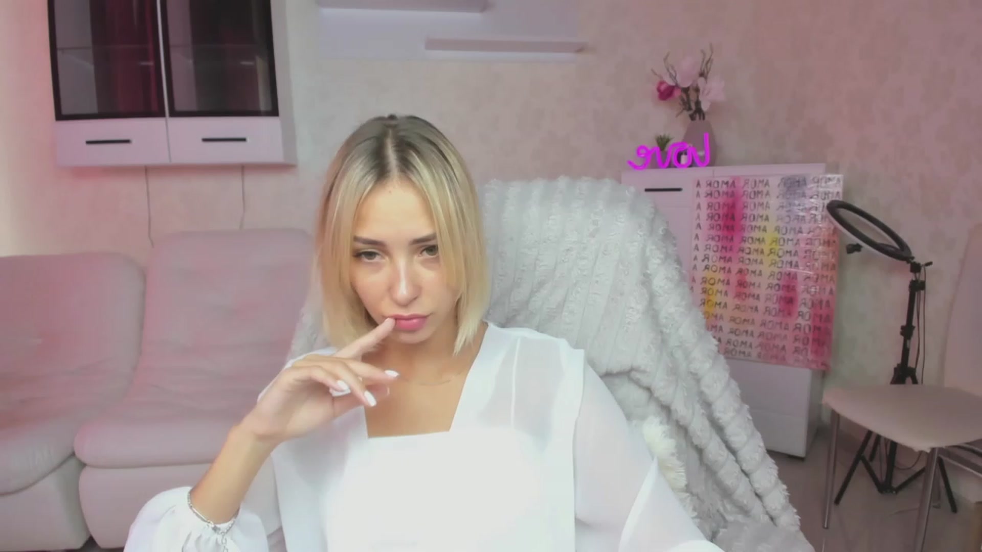 Gallery image thumbnail from Lady_lucky1's myfreecams stream on, 08/16/2023, 15:23 image 11 of 20