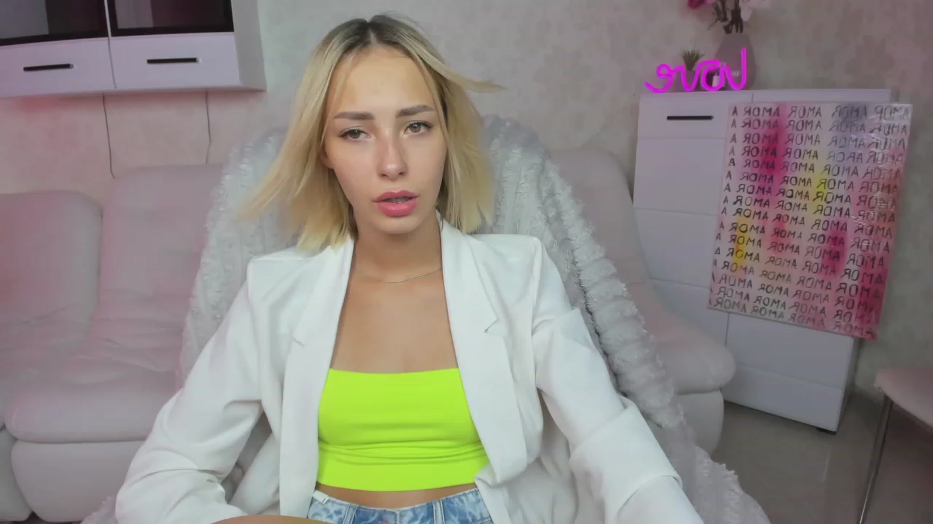 Gallery image thumbnail from Lady_lucky1's myfreecams stream on, 08/19/2023, 15:31 image 6 of 20