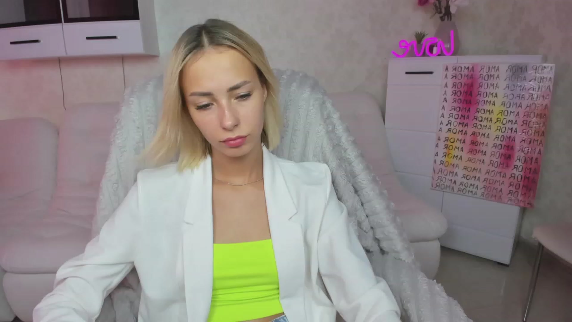 Gallery image thumbnail from Lady_lucky1's myfreecams stream on, 08/19/2023, 15:31 image 4 of 20