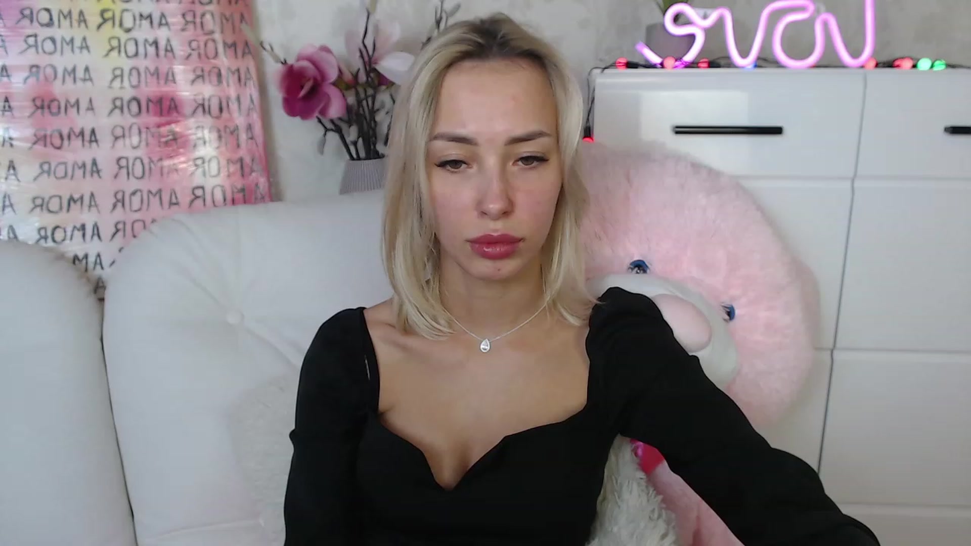 Gallery image thumbnail from Lady_lucky1's myfreecams stream on, 03/11/2024, 17:31 image 14 of 20