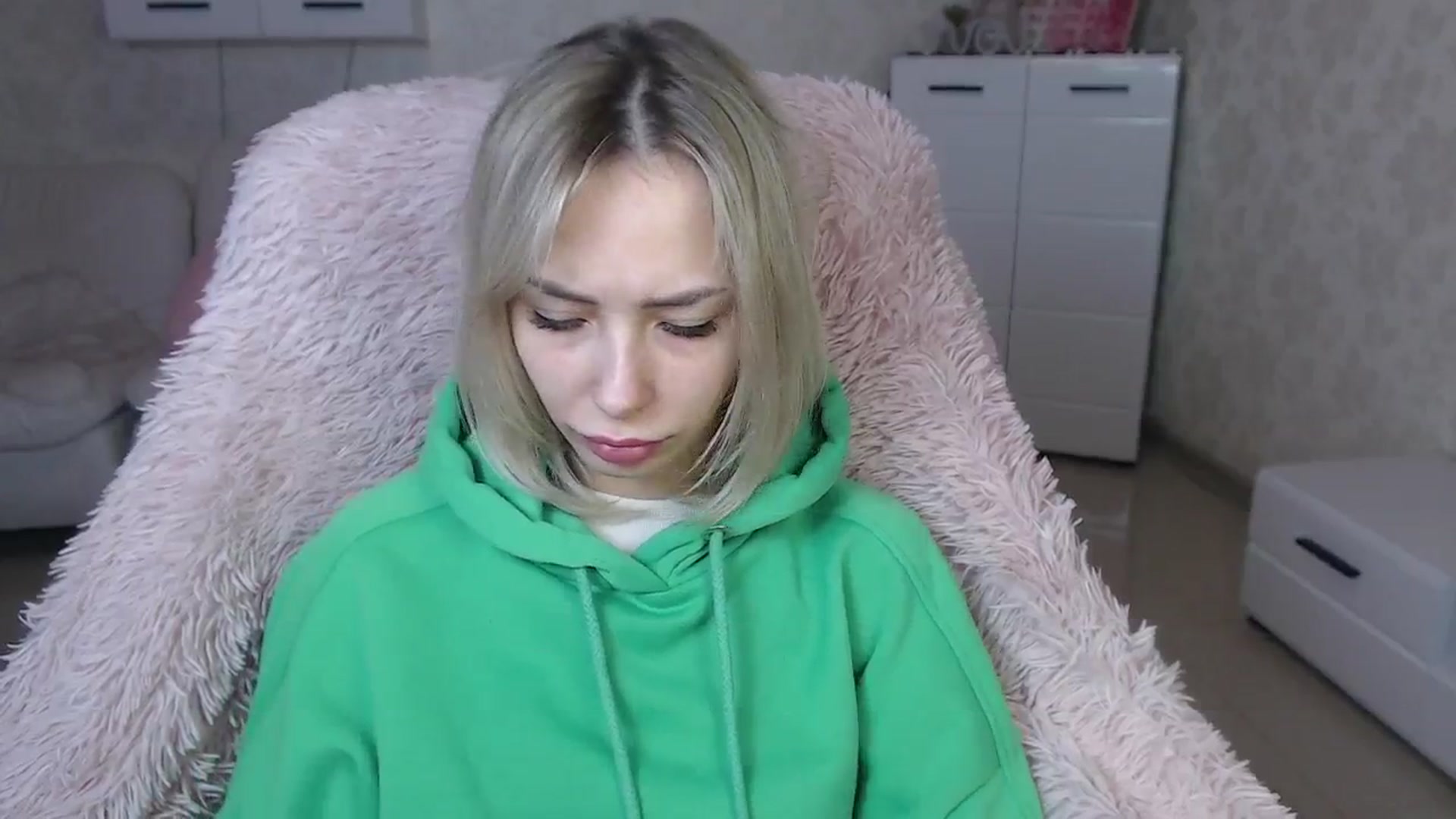 Gallery image thumbnail from Lady_lucky1's myfreecams stream on, 03/19/2024, 17:10 image 5 of 20