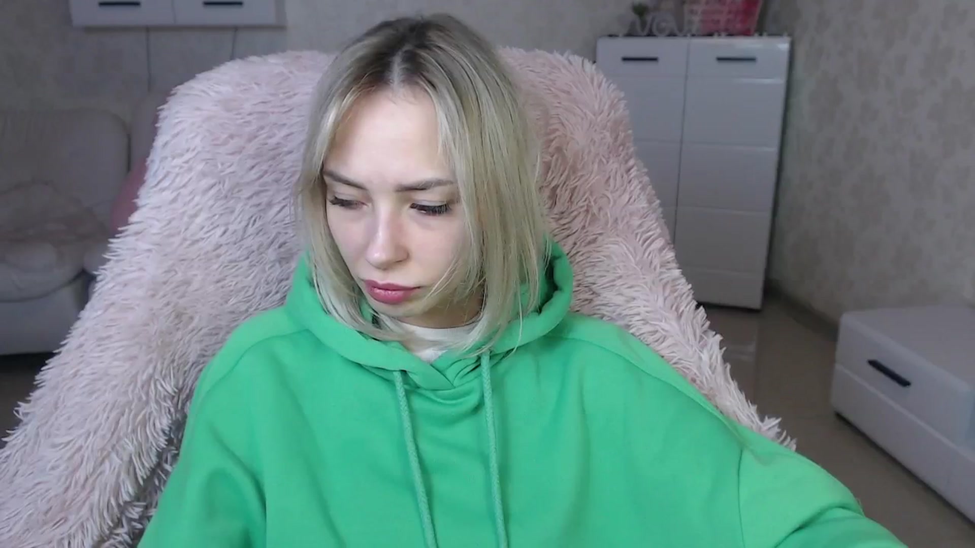 Gallery image thumbnail from Lady_lucky1's myfreecams stream on, 03/19/2024, 17:10 image 6 of 20