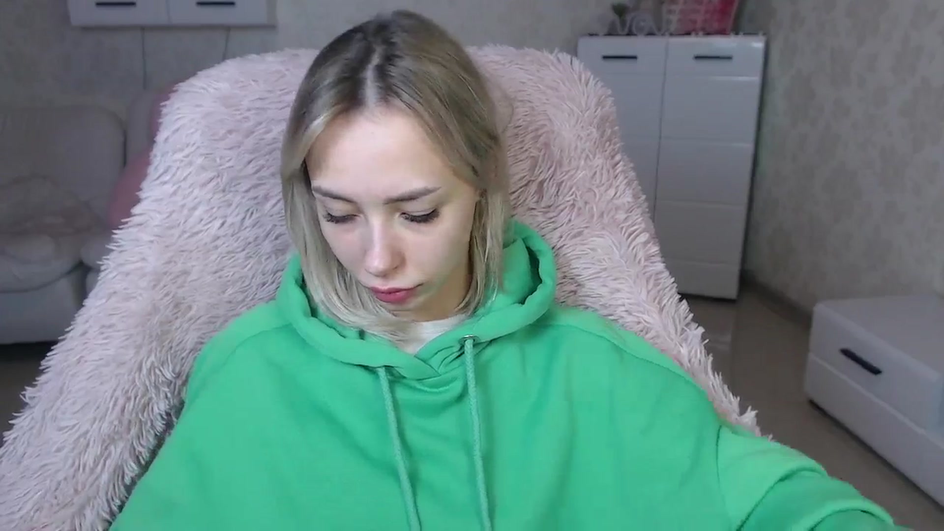 Gallery image thumbnail from Lady_lucky1's myfreecams stream on, 03/19/2024, 17:10 image 15 of 20