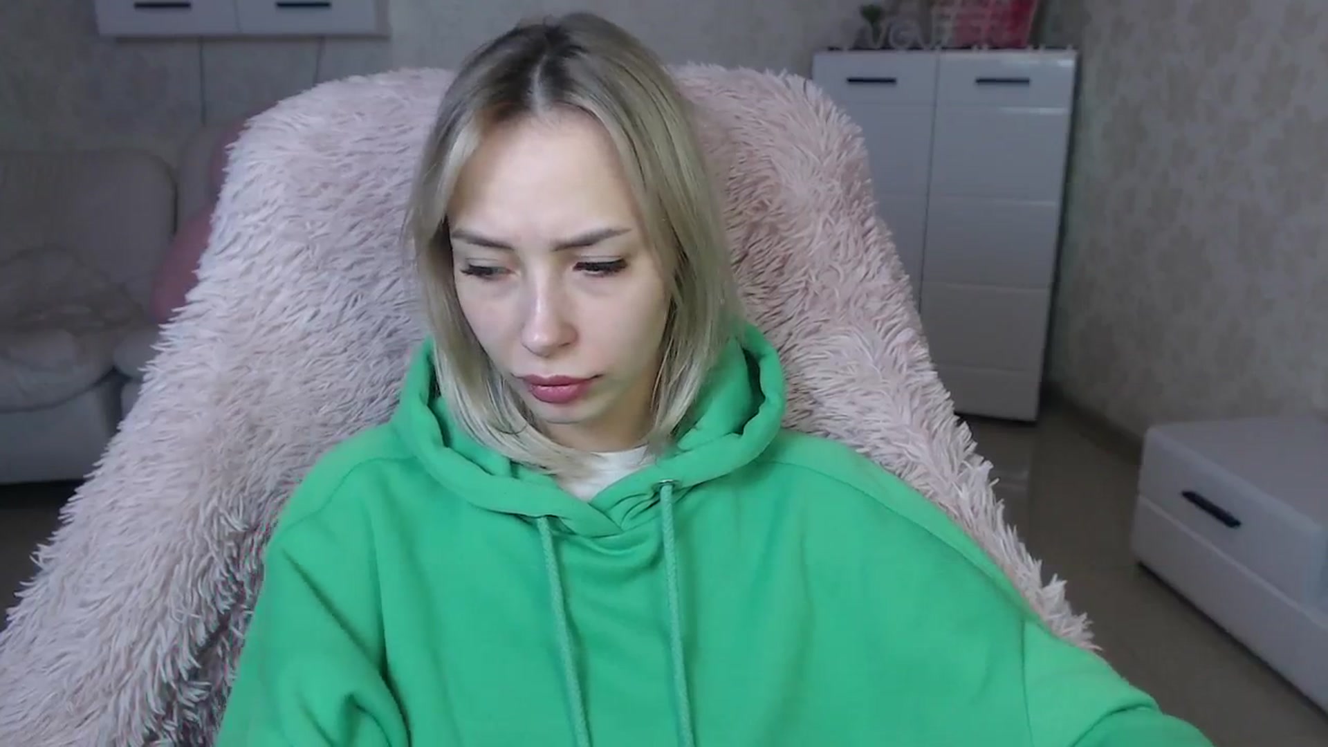 Gallery image thumbnail from Lady_lucky1's myfreecams stream on, 03/19/2024, 17:10 image 19 of 20