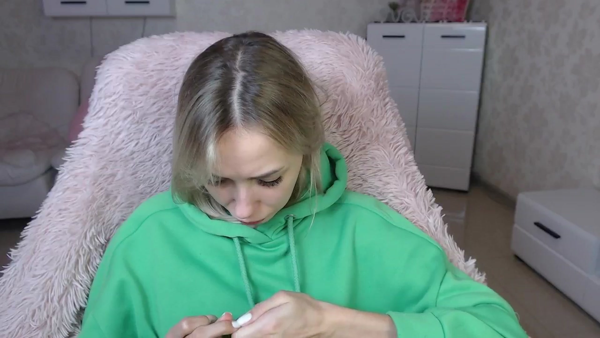 Gallery image thumbnail from Lady_lucky1's myfreecams stream on, 03/19/2024, 17:10 image 14 of 20