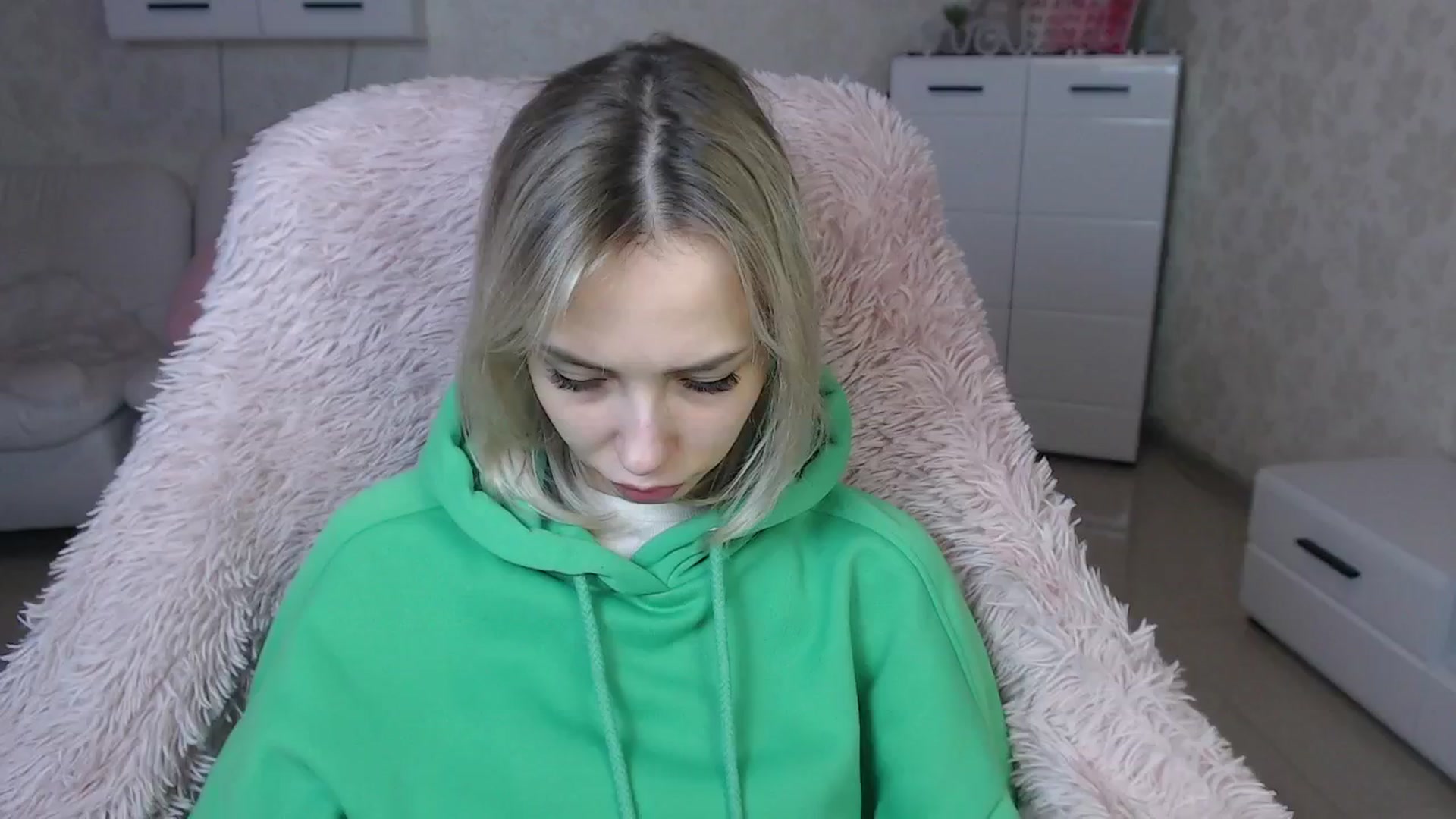 Gallery image thumbnail from Lady_lucky1's myfreecams stream on, 03/19/2024, 17:10 image 1 of 20