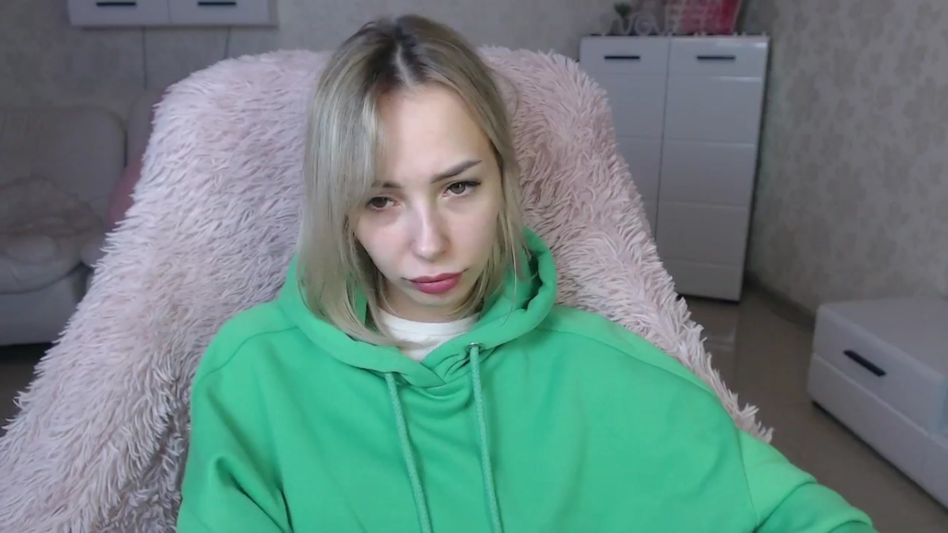 Gallery image thumbnail from Lady_lucky1's myfreecams stream on, 03/19/2024, 17:10 image 13 of 20