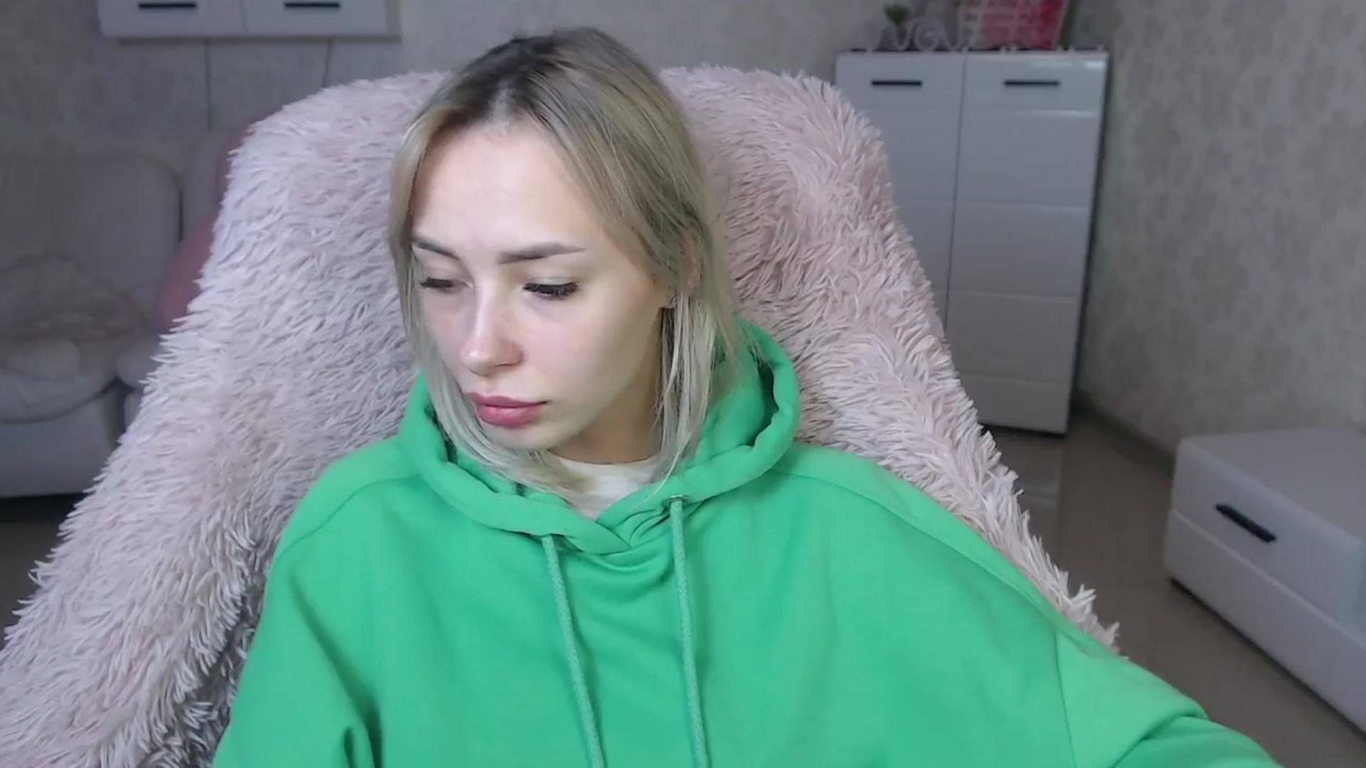 Gallery image thumbnail from Lady_lucky1's myfreecams stream on, 03/19/2024, 17:10 image 17 of 20