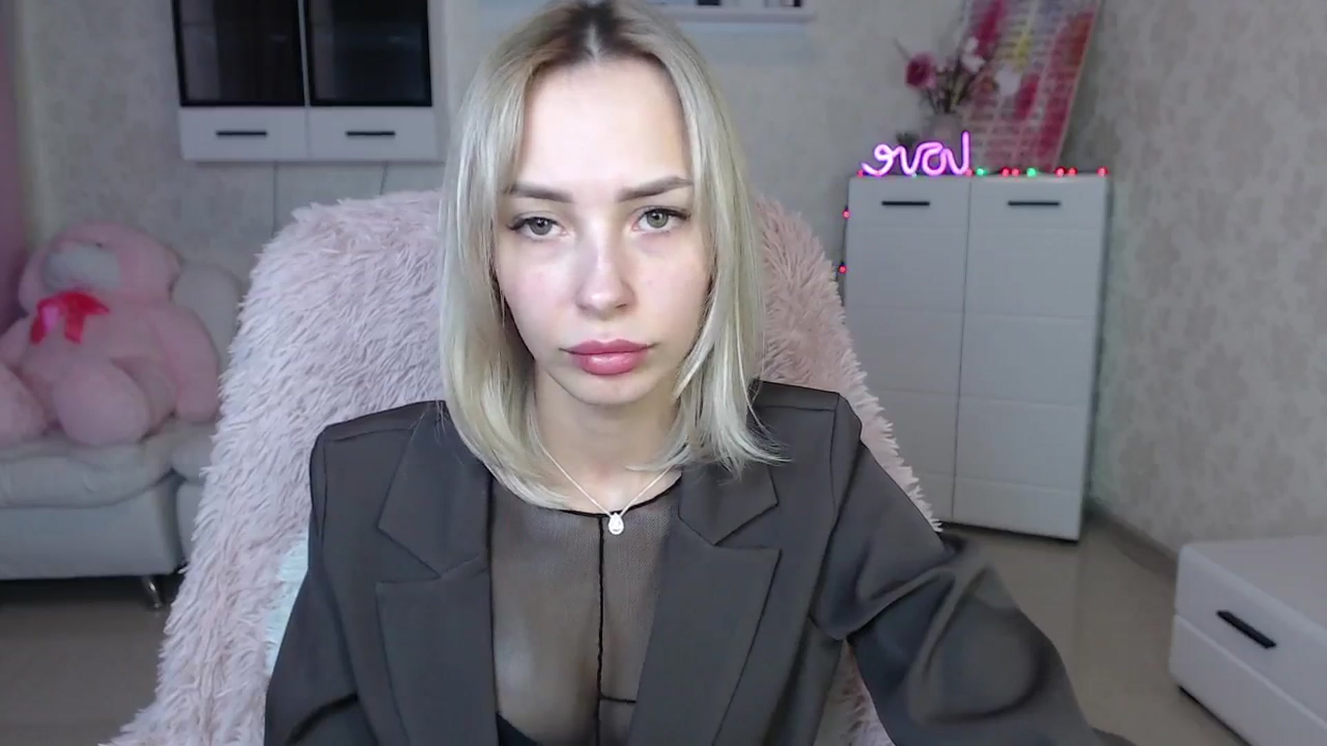 Gallery image thumbnail from Lady_lucky1's myfreecams stream on, 03/20/2024, 18:43 image 10 of 20