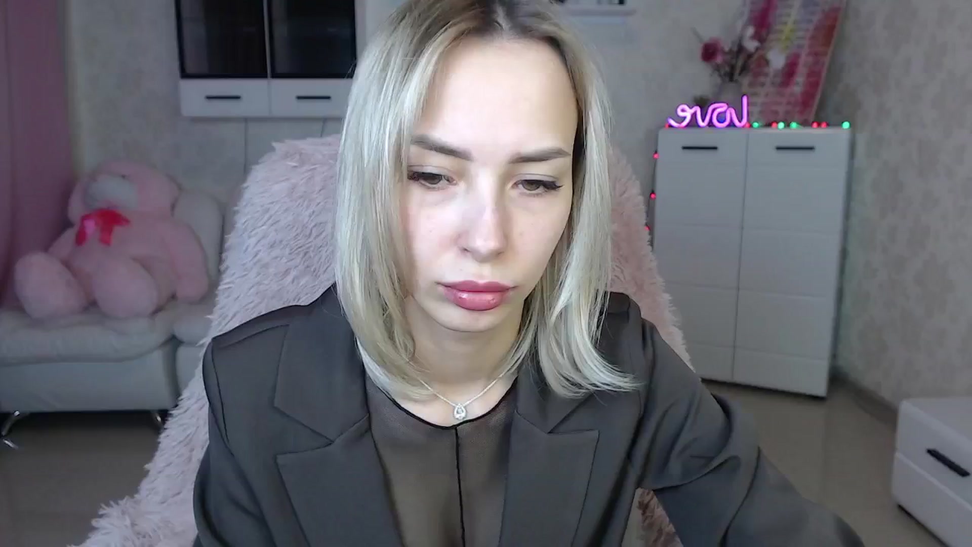 Gallery image thumbnail from Lady_lucky1's myfreecams stream on, 03/20/2024, 18:43 image 1 of 20