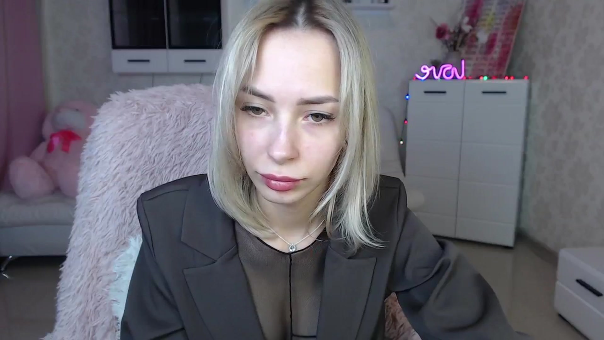 Gallery image thumbnail from Lady_lucky1's myfreecams stream on, 03/20/2024, 18:43 image 6 of 20