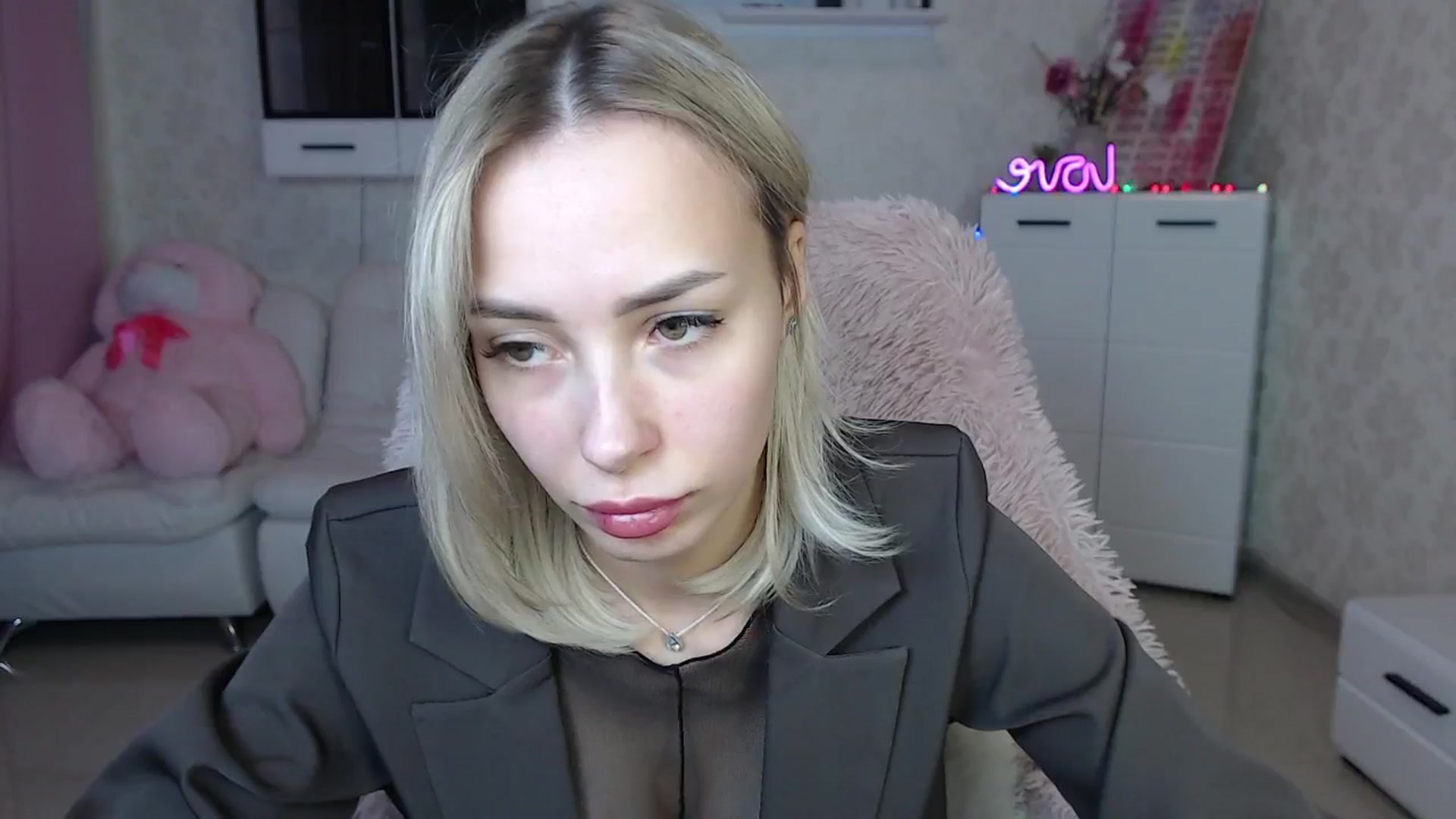 Gallery image thumbnail from Lady_lucky1's myfreecams stream on, 03/20/2024, 18:43 image 16 of 20