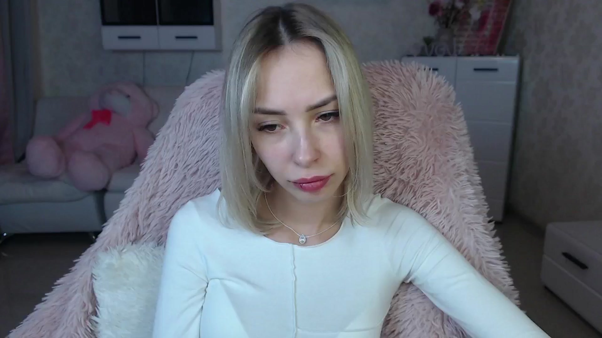 Gallery image thumbnail from Lady_lucky1's myfreecams stream on, 03/21/2024, 18:39 image 19 of 20