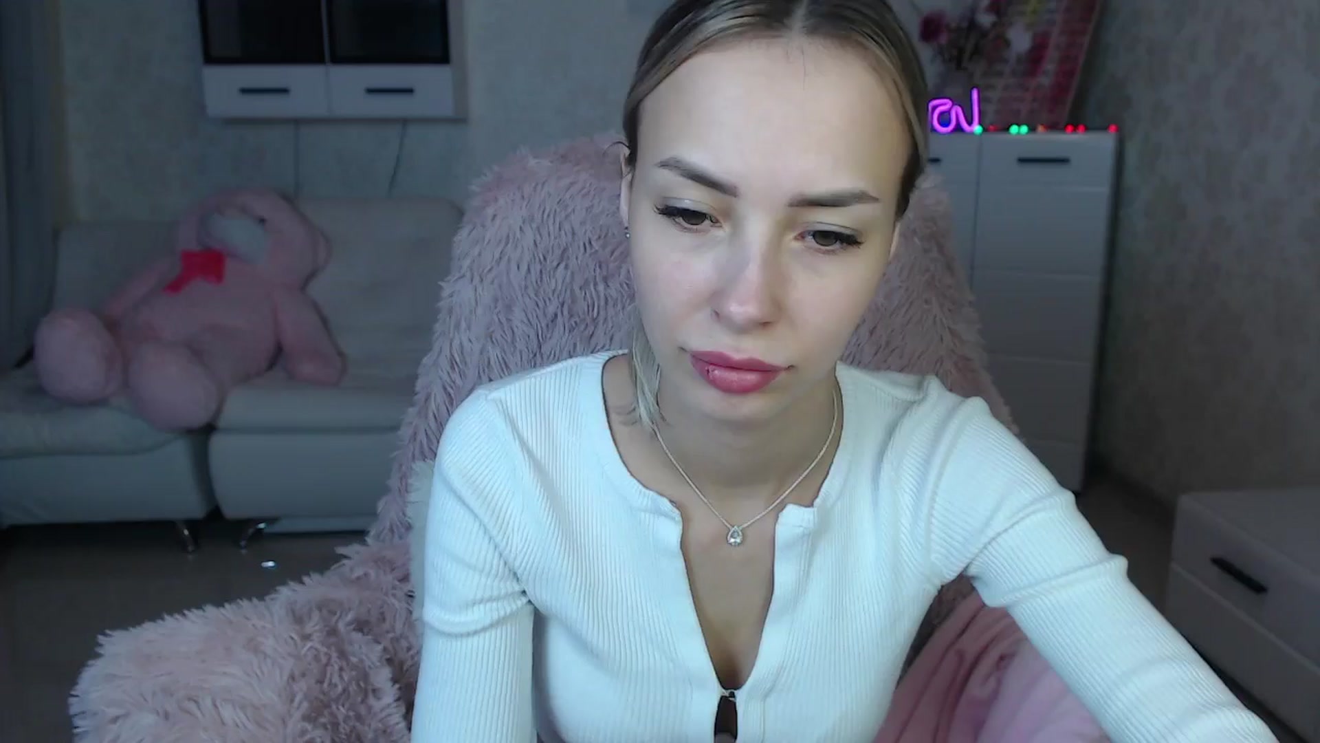 Gallery image thumbnail from Lady_lucky1's myfreecams stream on, 03/22/2024, 18:28 image 15 of 20