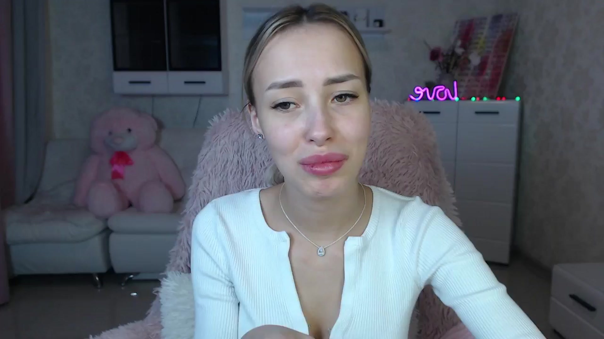 Gallery image thumbnail from Lady_lucky1's myfreecams stream on, 03/22/2024, 18:28 image 20 of 20