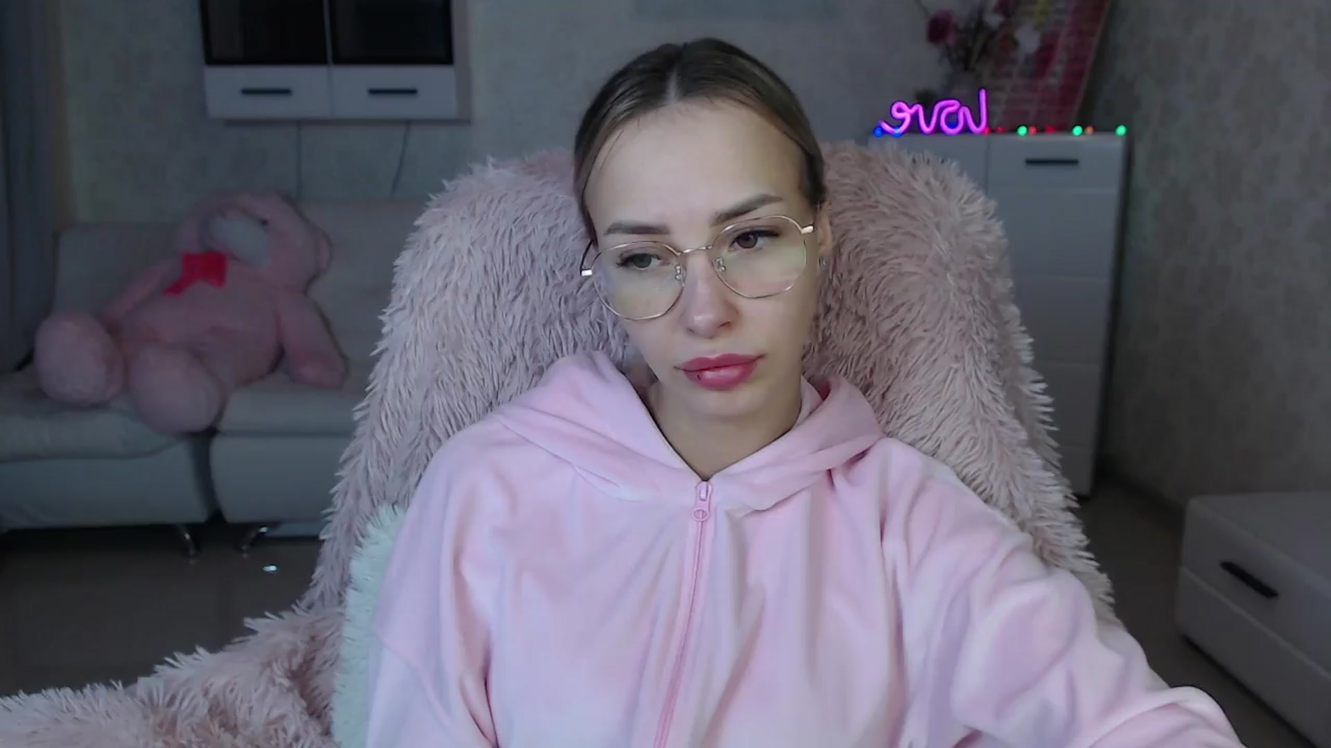 Gallery image thumbnail from Lady_lucky1's myfreecams stream on, 03/22/2024, 18:28 image 9 of 20