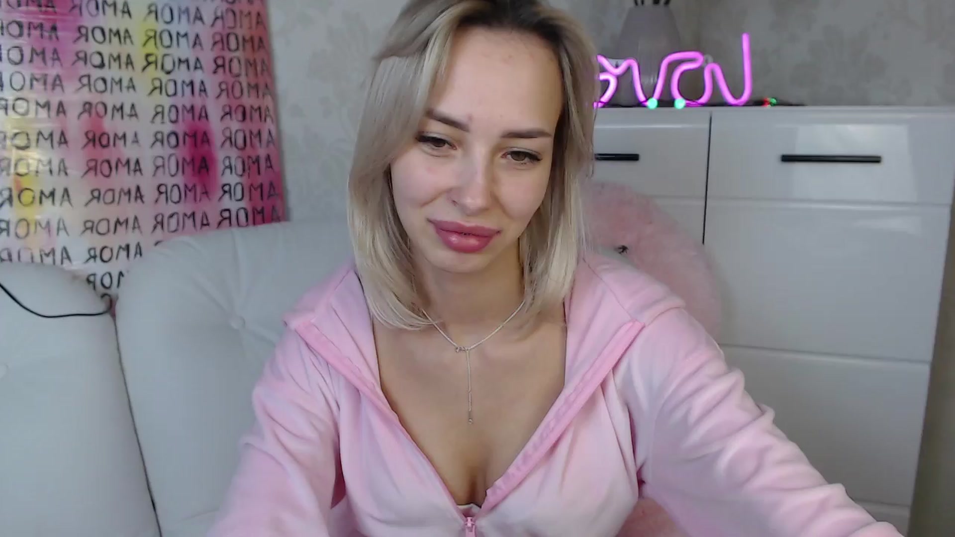Gallery image thumbnail from Lady_lucky1's myfreecams stream on, 03/28/2024, 18:53 image 15 of 20