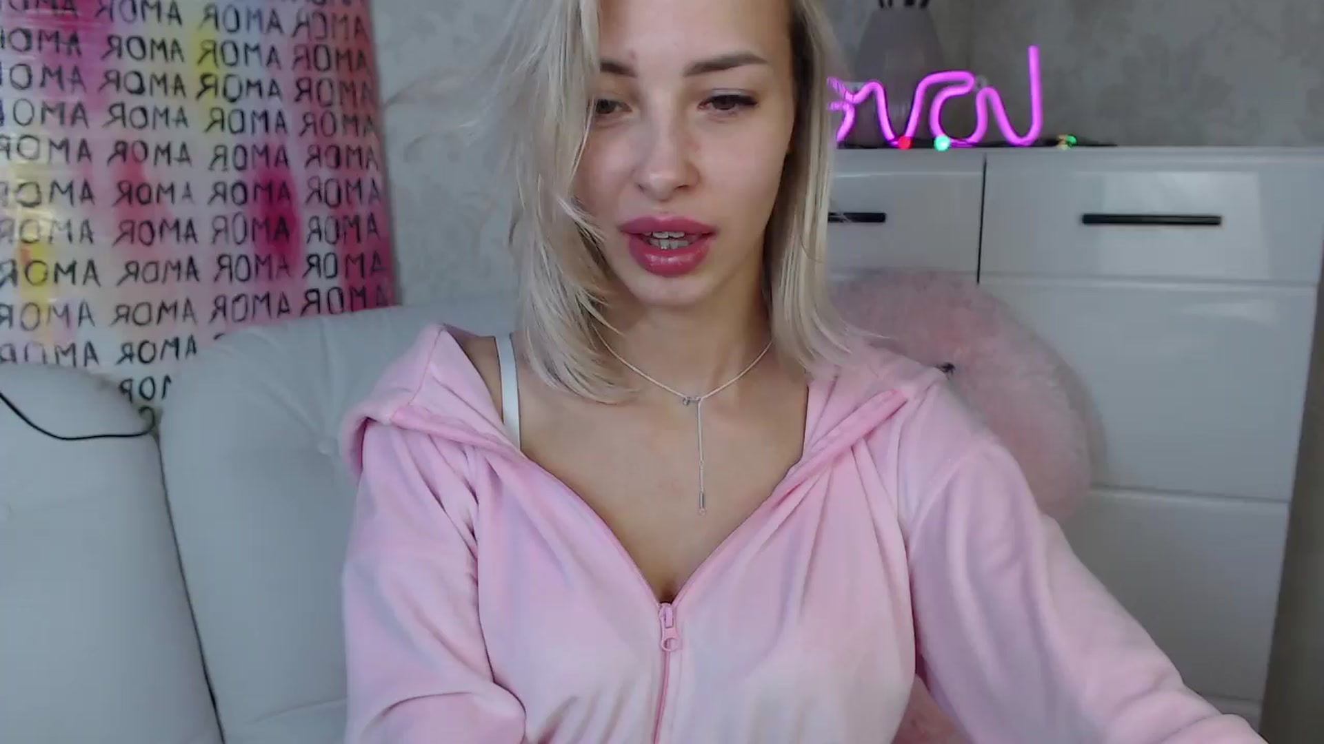 Gallery image thumbnail from Lady_lucky1's myfreecams stream on, 03/28/2024, 18:53 image 8 of 20
