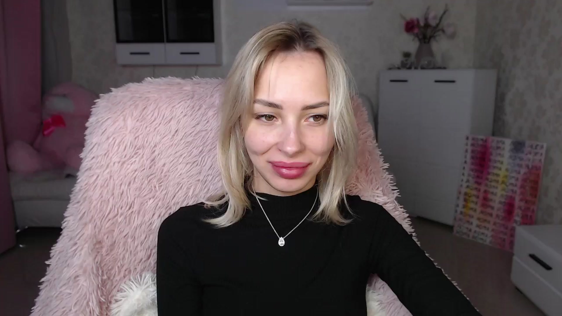 Gallery image thumbnail from Lady_lucky1's myfreecams stream on, 04/01/2024, 17:34 image 8 of 20