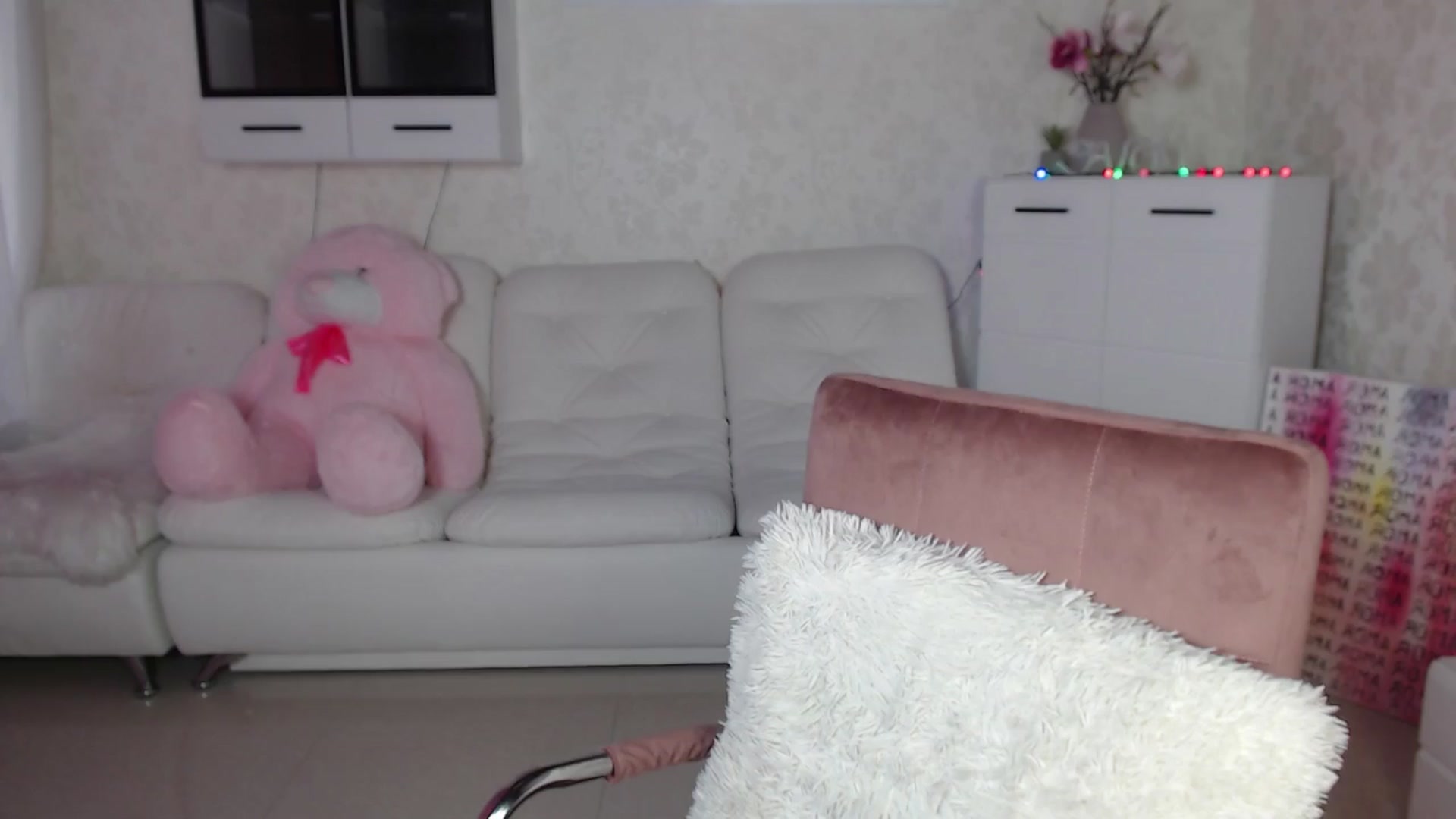 Gallery image thumbnail from Lady_lucky1's myfreecams stream on, 04/04/2024, 16:33 image 7 of 20