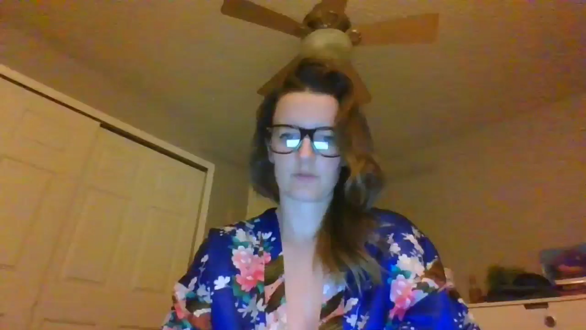 Gallery image thumbnail from Lady_luxe8765's myfreecams stream on, 12/02/2023, 07:09 image 18 of 20