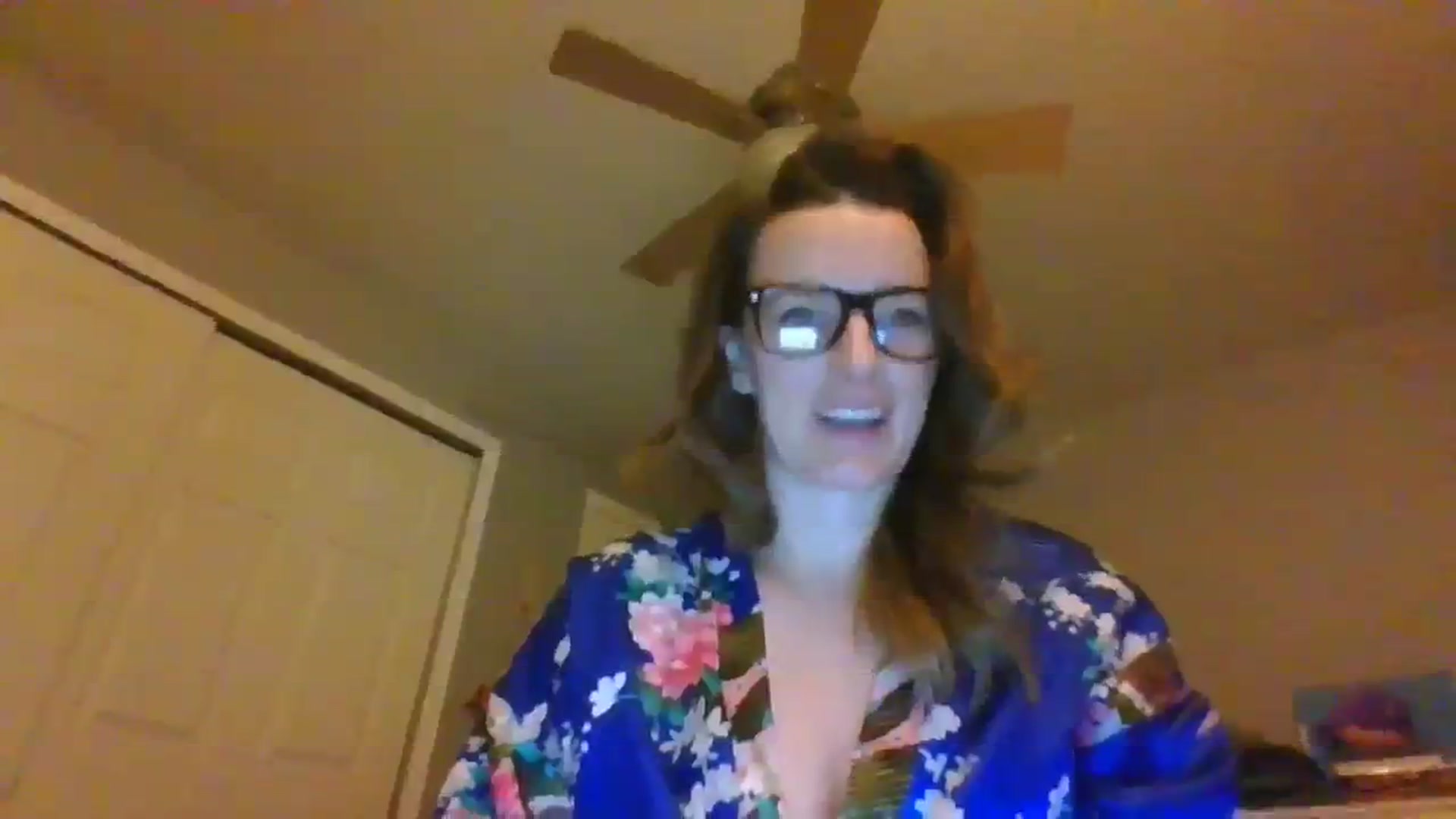 Gallery image thumbnail from Lady_luxe8765's myfreecams stream on, 12/02/2023, 07:09 image 14 of 20