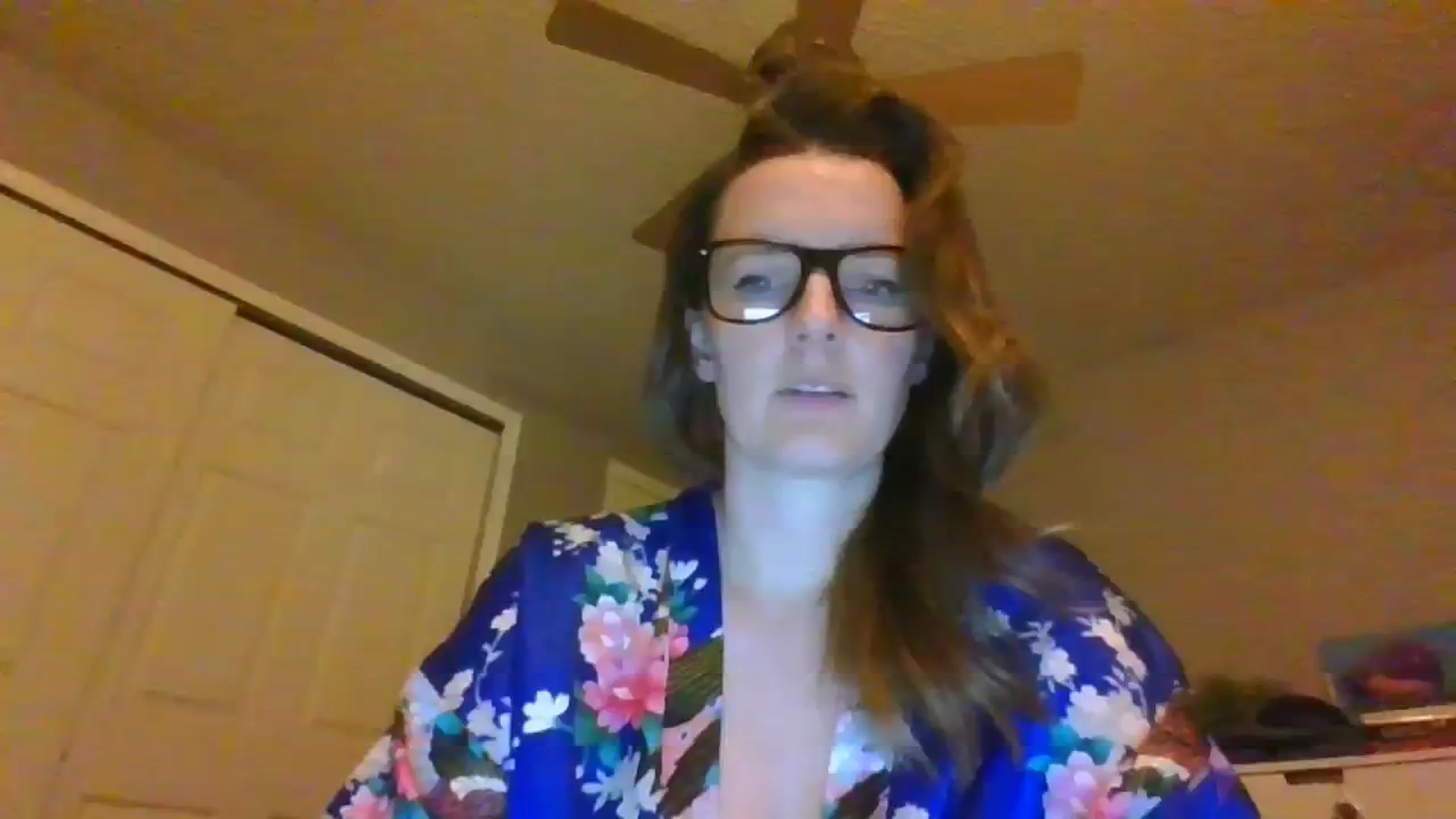 Gallery image thumbnail from Lady_luxe8765's myfreecams stream on, 12/02/2023, 07:09 image 17 of 20