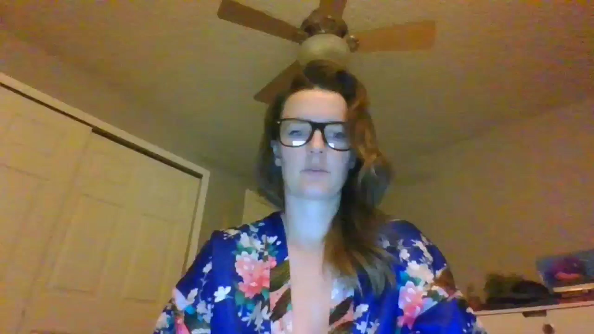 Gallery image thumbnail from Lady_luxe8765's myfreecams stream on, 12/02/2023, 07:09 image 19 of 20