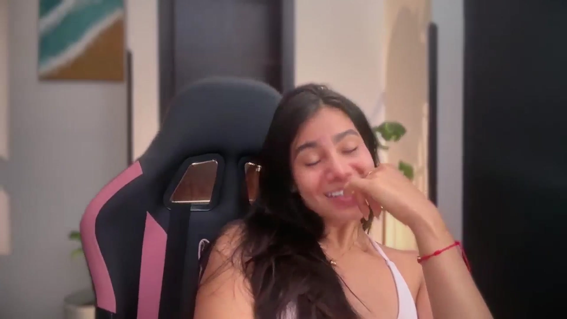Gallery image thumbnail from Lady_sweet_'s myfreecams stream on, 04/12/2026, 23:30 image 14 of 20