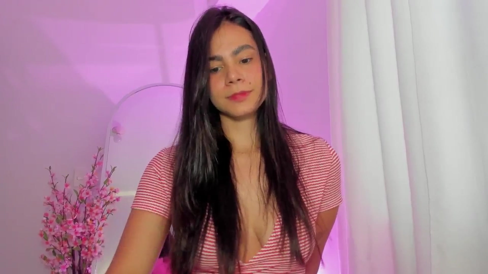 Gallery image thumbnail from Lady_sweet_'s myfreecams stream on, 04/13/2026, 17:25 image 7 of 20