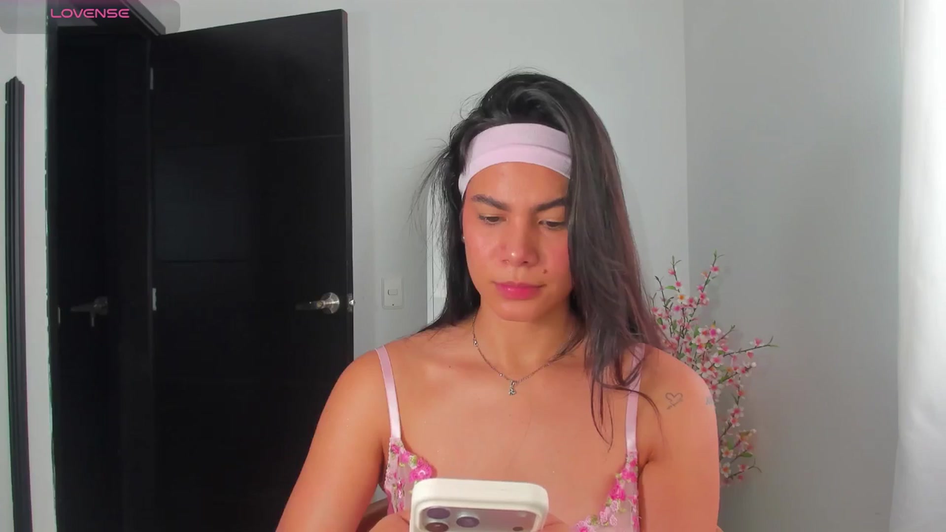 Gallery image thumbnail from Lady_sweet_'s myfreecams stream on, 04/25/2026, 17:38 image 16 of 20