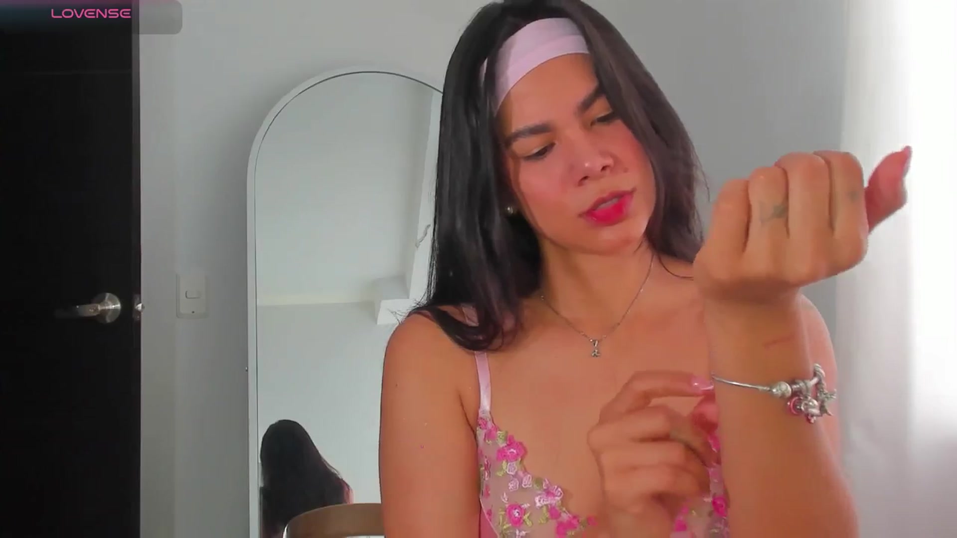 Gallery image thumbnail from Lady_sweet_'s myfreecams stream on, 04/25/2026, 17:38 image 5 of 20