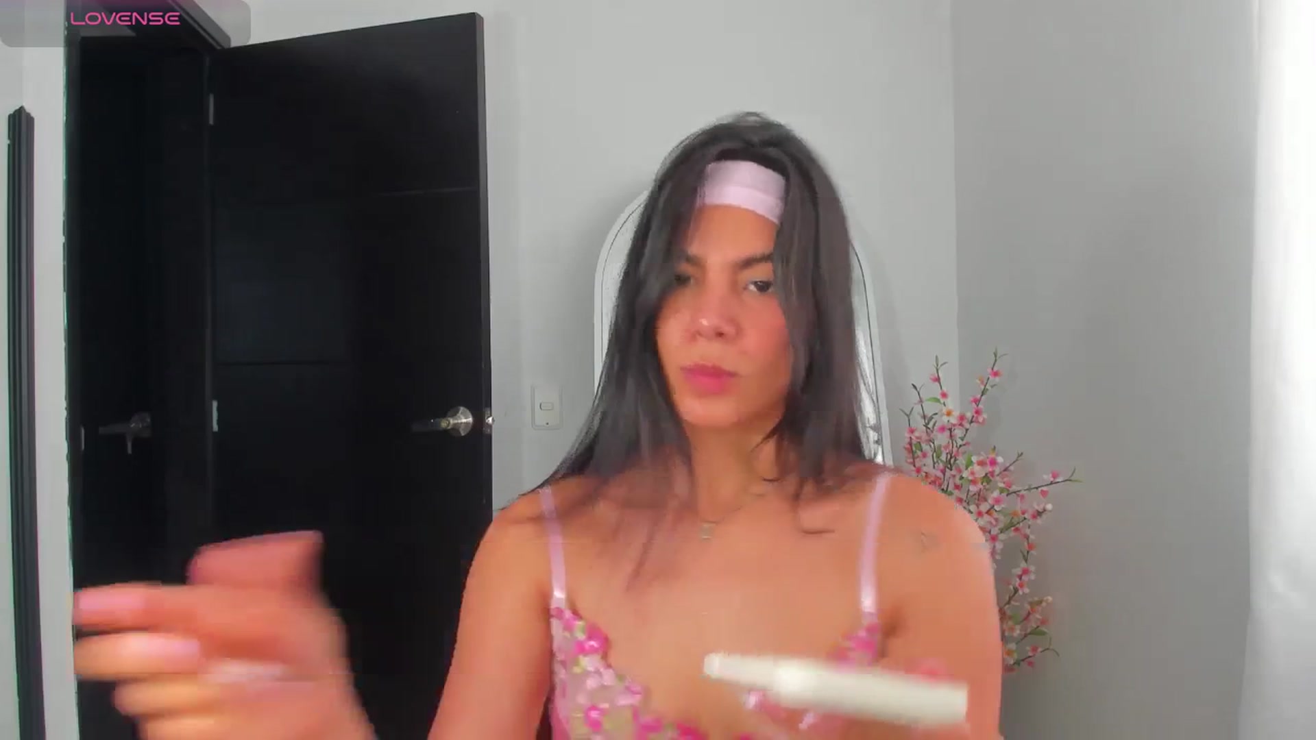 Gallery image thumbnail from Lady_sweet_'s myfreecams stream on, 04/25/2026, 17:38 image 17 of 20