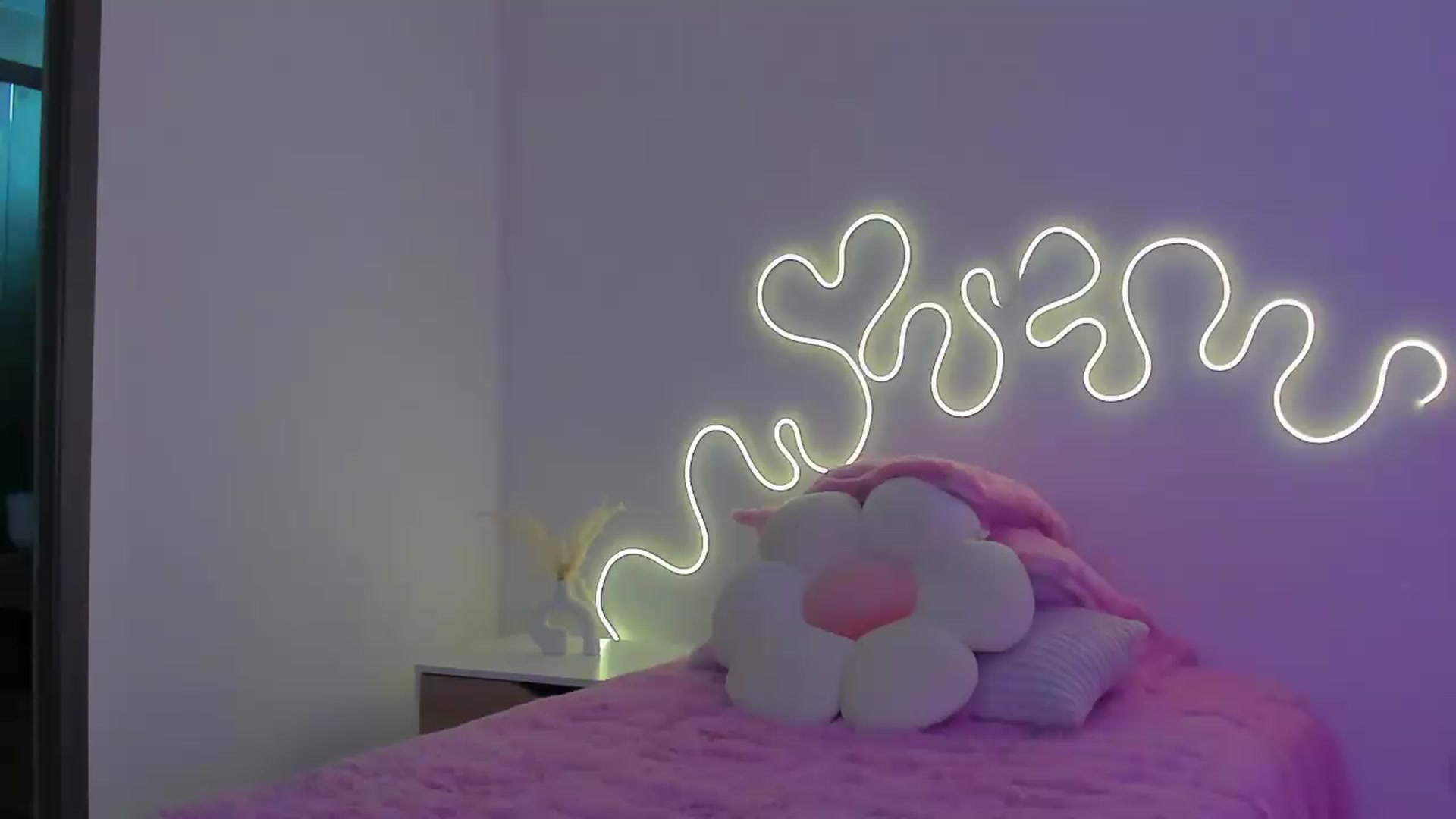 Gallery image thumbnail from Lady_sweet_'s myfreecams stream on, 07/31/2026, 16:31 image 1 of 20