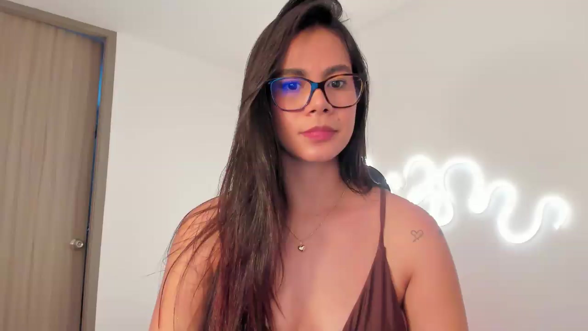 Gallery image thumbnail from Lady_sweet_'s myfreecams stream on, 08/11/2026, 16:24 image 17 of 20