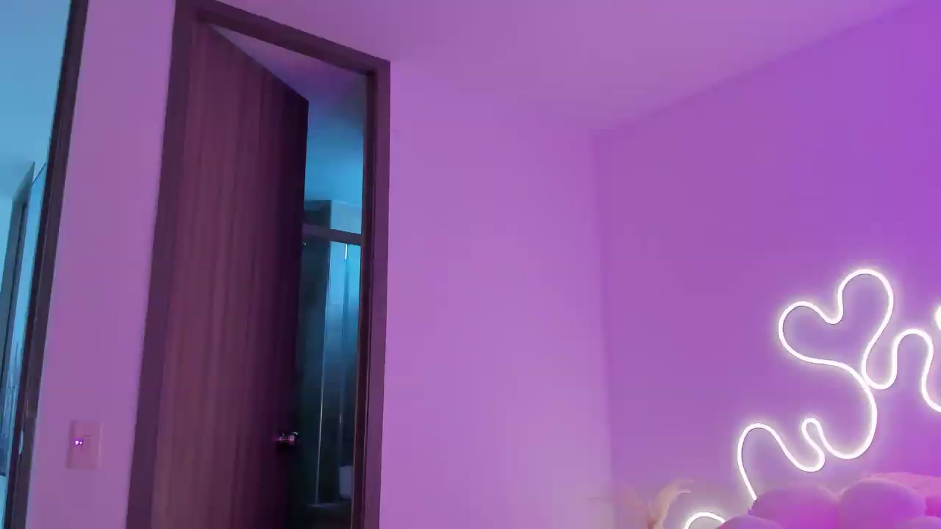 Gallery image thumbnail from Lady_sweet_'s myfreecams stream on, 08/22/2026, 16:01 image 1 of 20