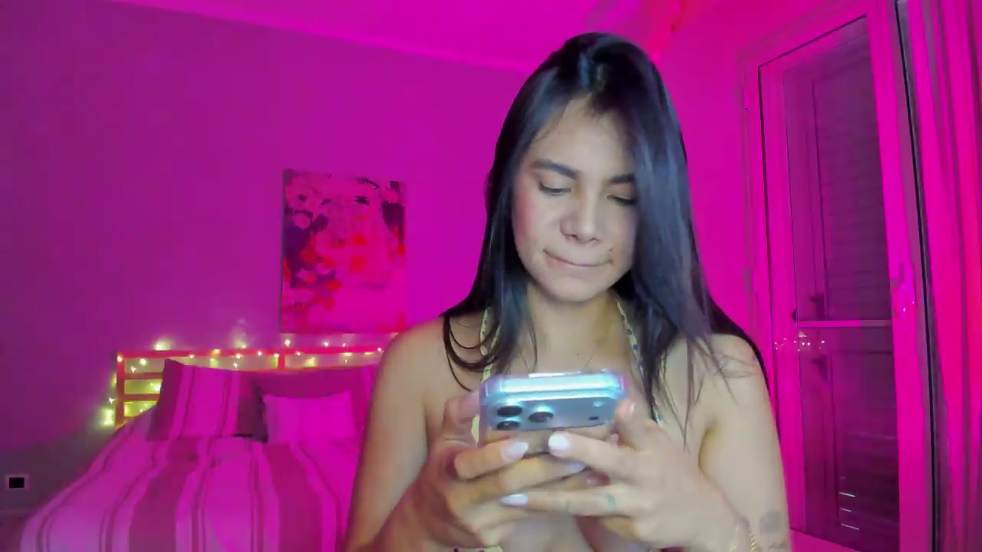 Gallery image thumbnail from Lady_sweet_'s myfreecams stream on, 08/28/2026, 12:13 image 17 of 20