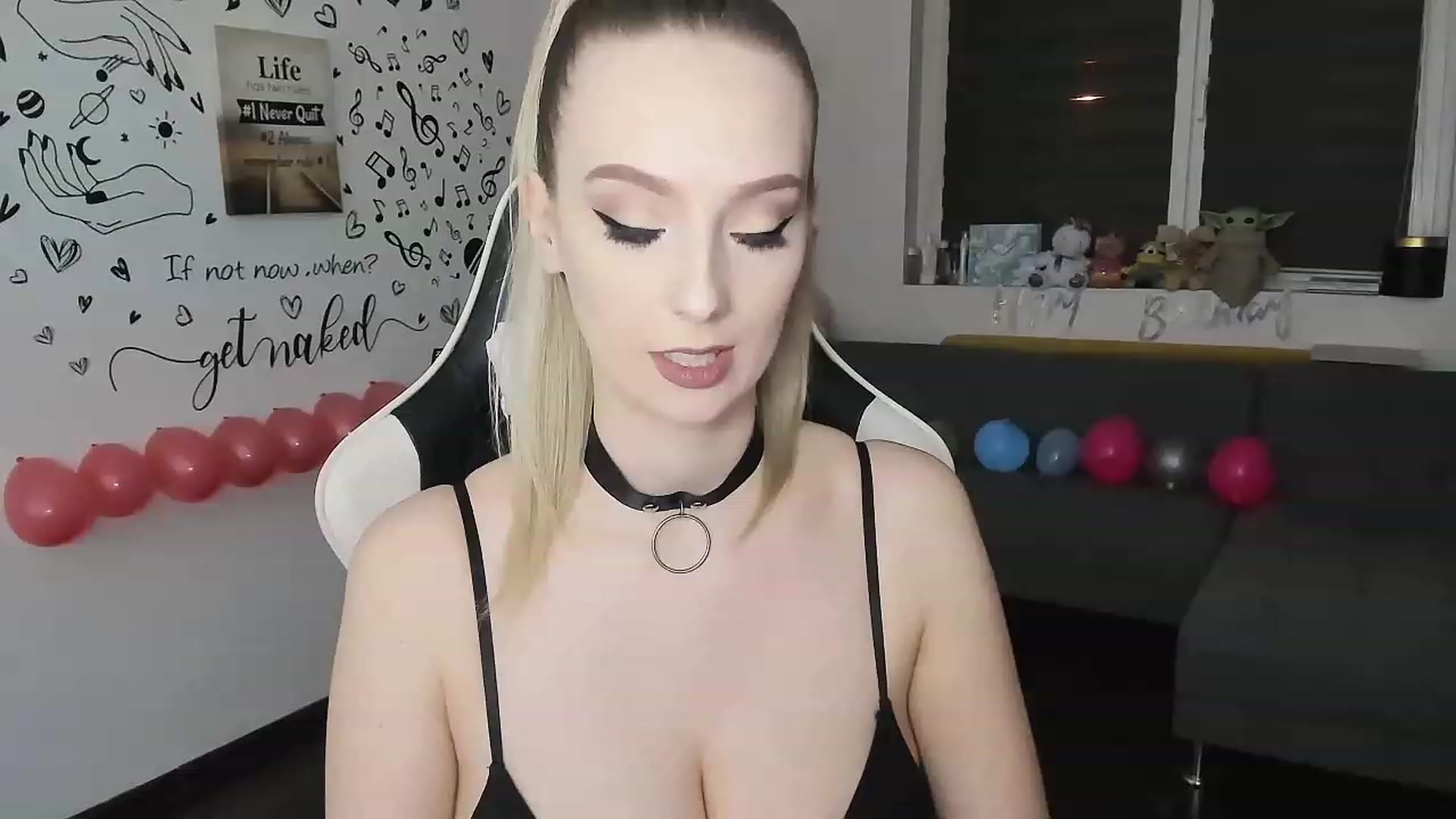 Gallery image thumbnail from Ladybug___'s myfreecams stream on, 04/04/2023, 24:18 image 1 of 20