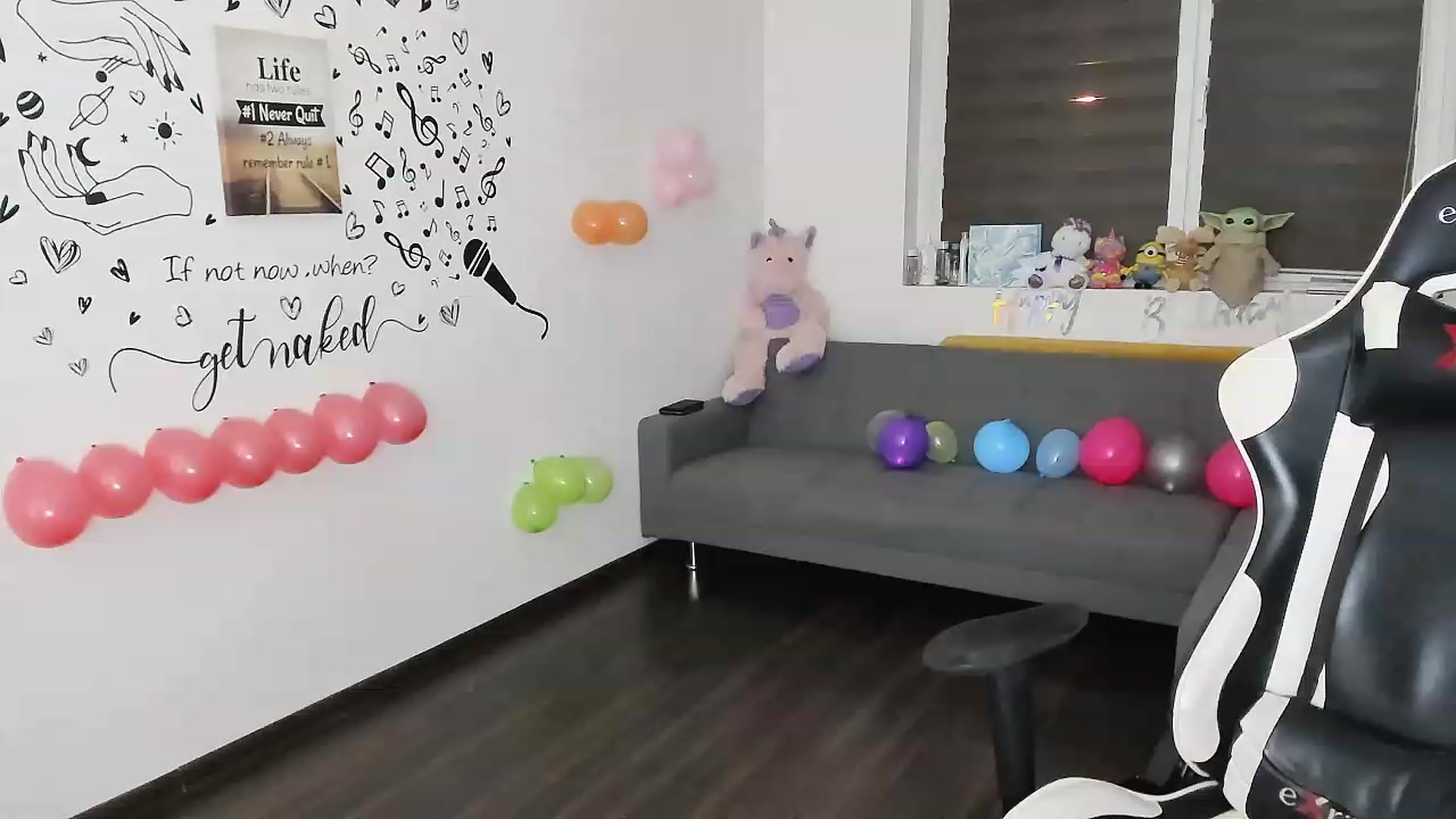Gallery image thumbnail from Ladybug___'s myfreecams stream on, 04/04/2023, 24:18 image 19 of 20