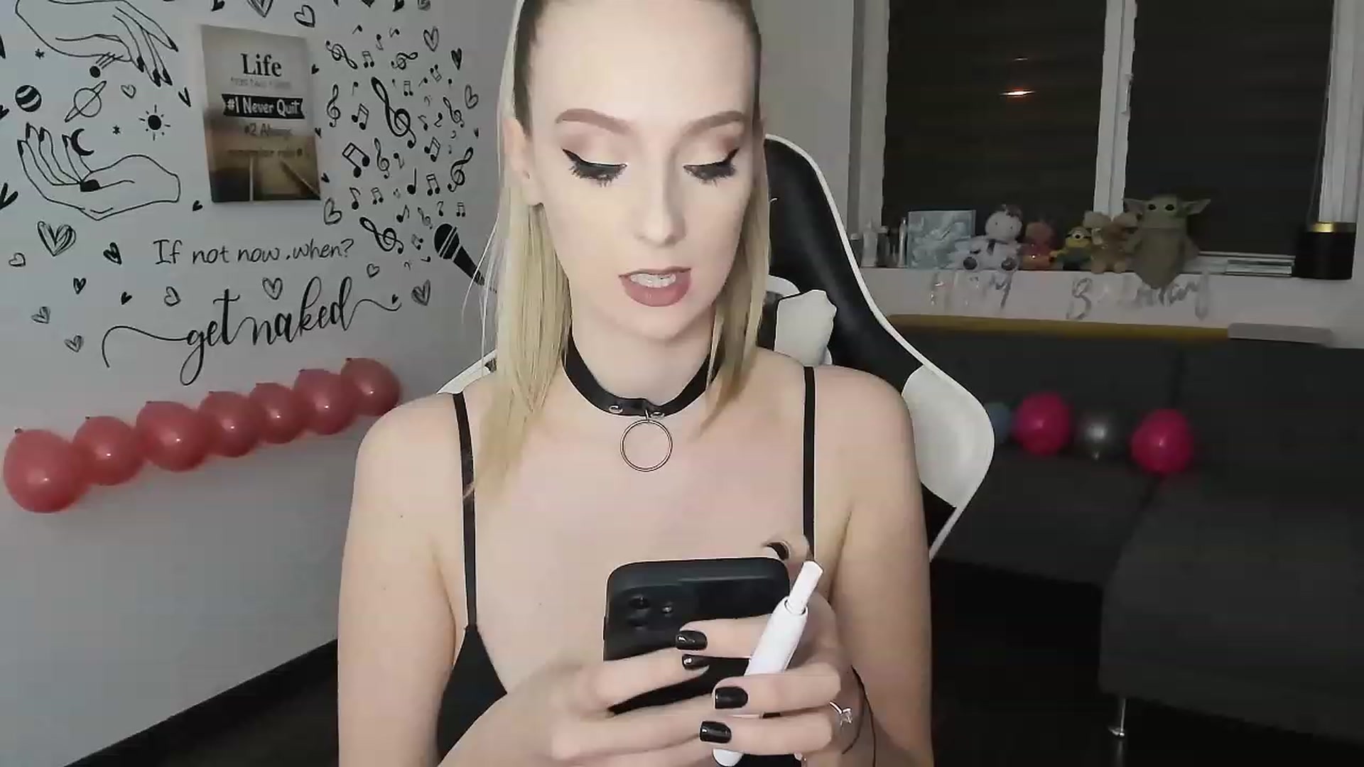 Gallery image thumbnail from Ladybug___'s myfreecams stream on, 04/04/2023, 24:18 image 11 of 20