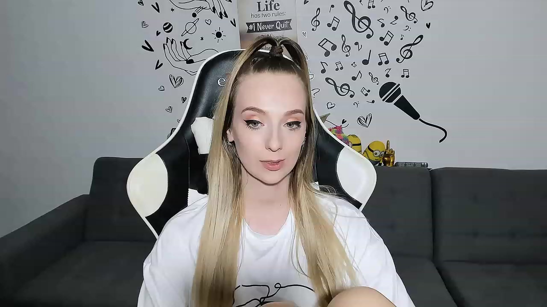 Gallery image thumbnail from Ladybug___'s myfreecams stream on, 06/06/2023, 23:06 image 7 of 20